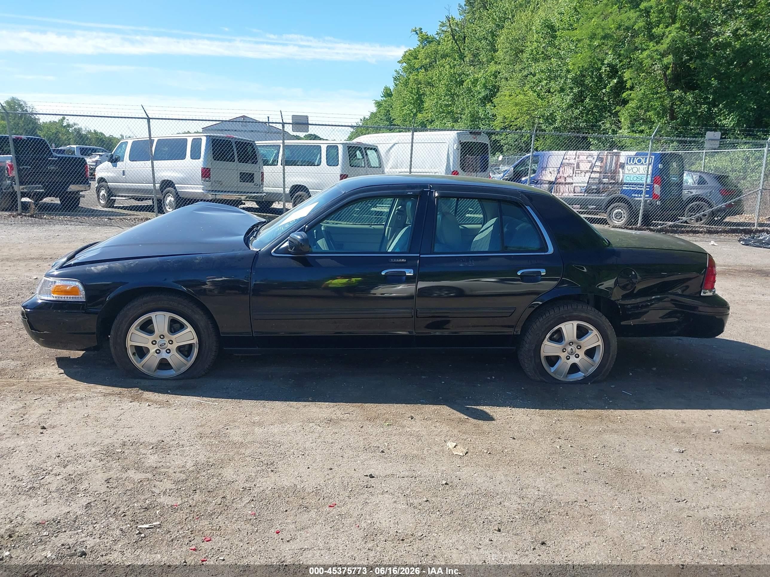 2011 Ford Crown Victoria Lx Black vin: 2FABP7EV8BX184616