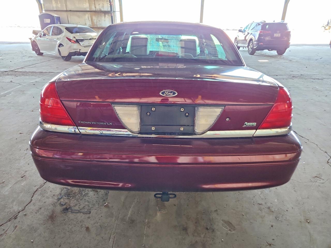 2011 Ford Crown Victoria Lx Burgundy vin: 2FABP7EVXBX139340