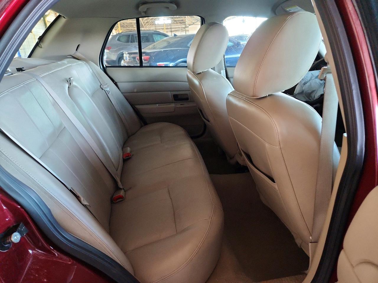 2011 Ford Crown Victoria Lx Burgundy vin: 2FABP7EVXBX139340