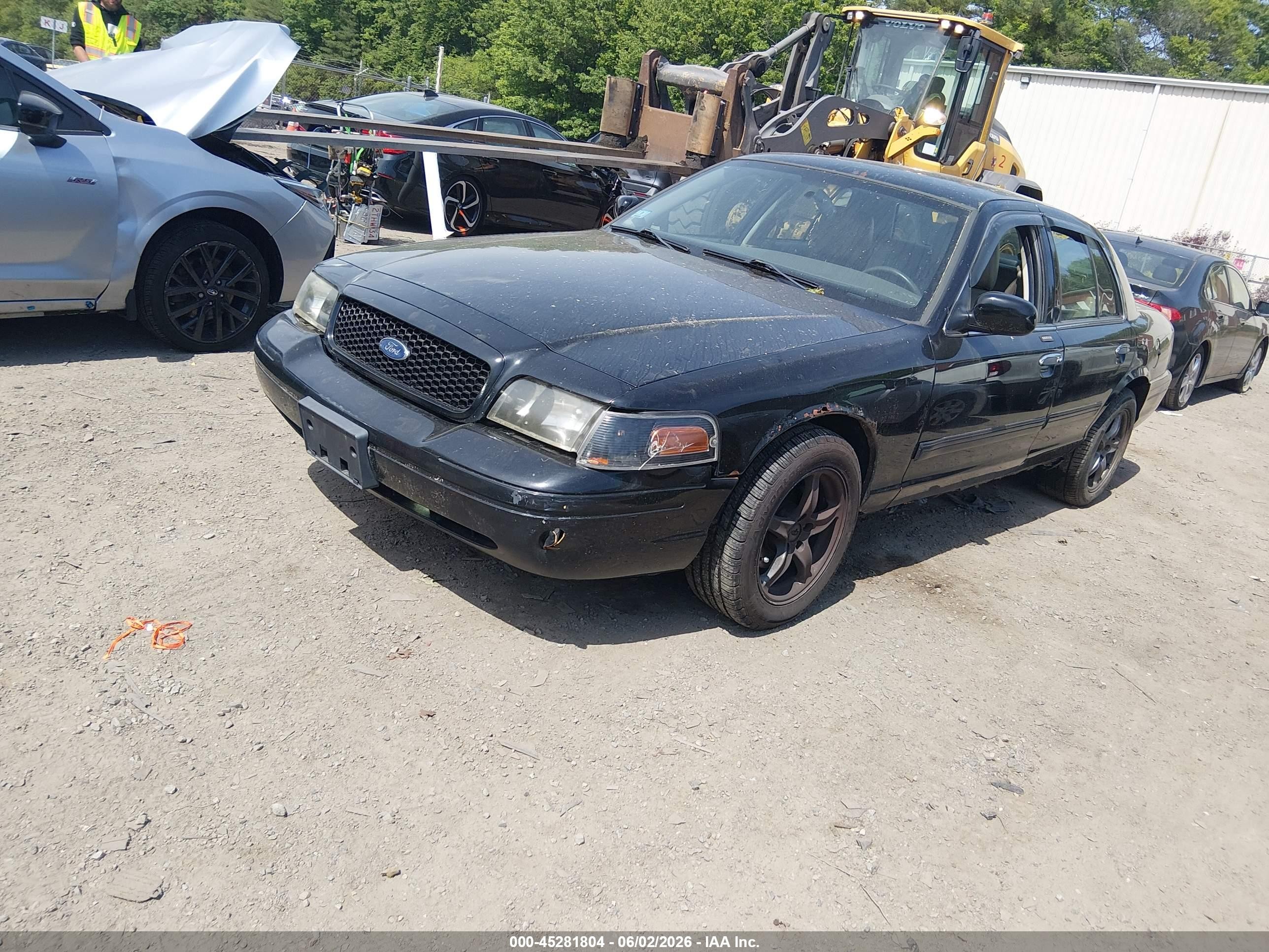 2011 Ford Crown Victoria Lx Черный vin: 2FABP7EVXBX147826