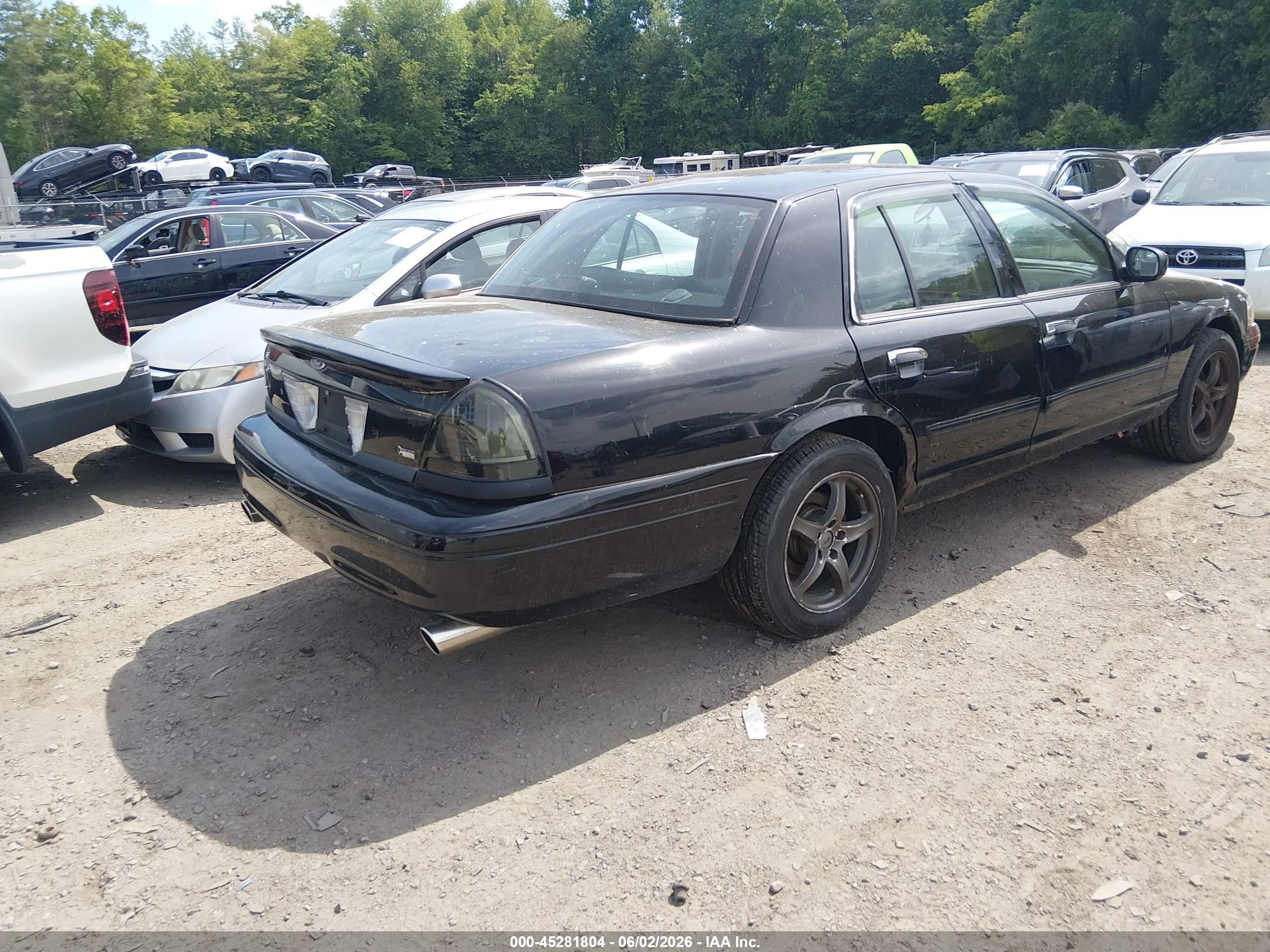 2011 Ford Crown Victoria Lx Черный vin: 2FABP7EVXBX147826