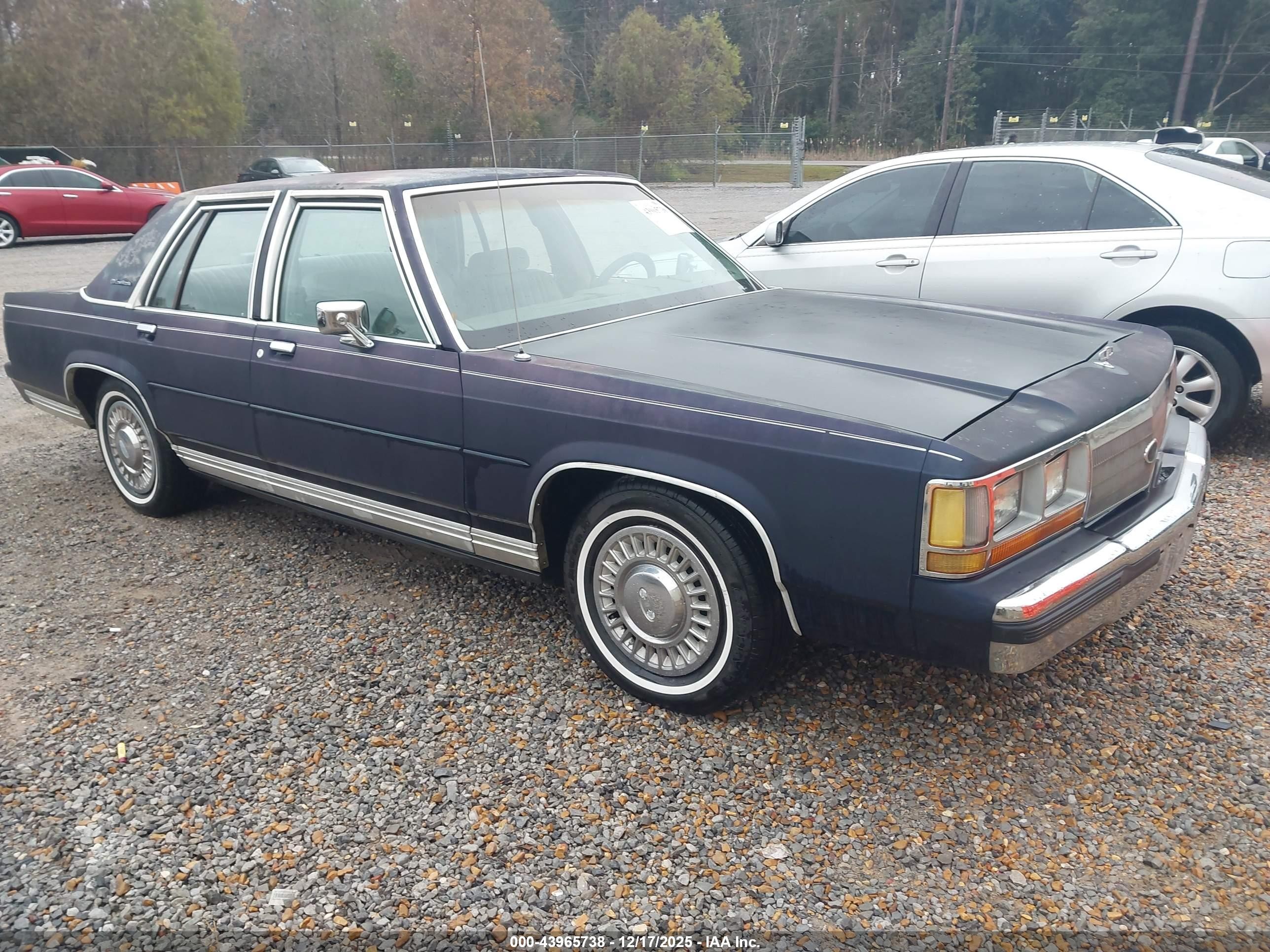 1990 Ford Crown Victoria   Blue vin: 2FACP73F1LX154889