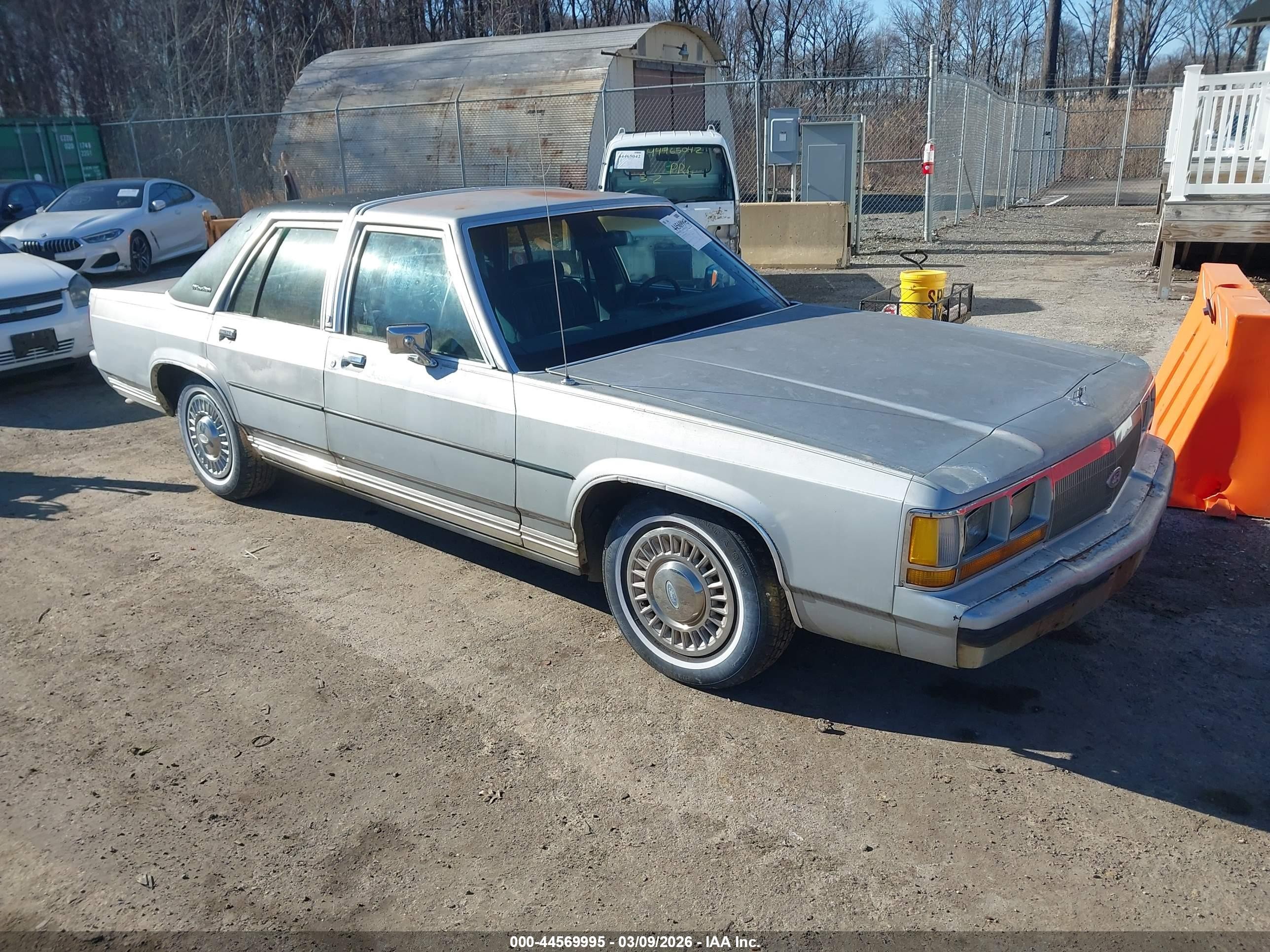 1990 Ford Crown Victoria   Silver vin: 2FACP73F3LX151606