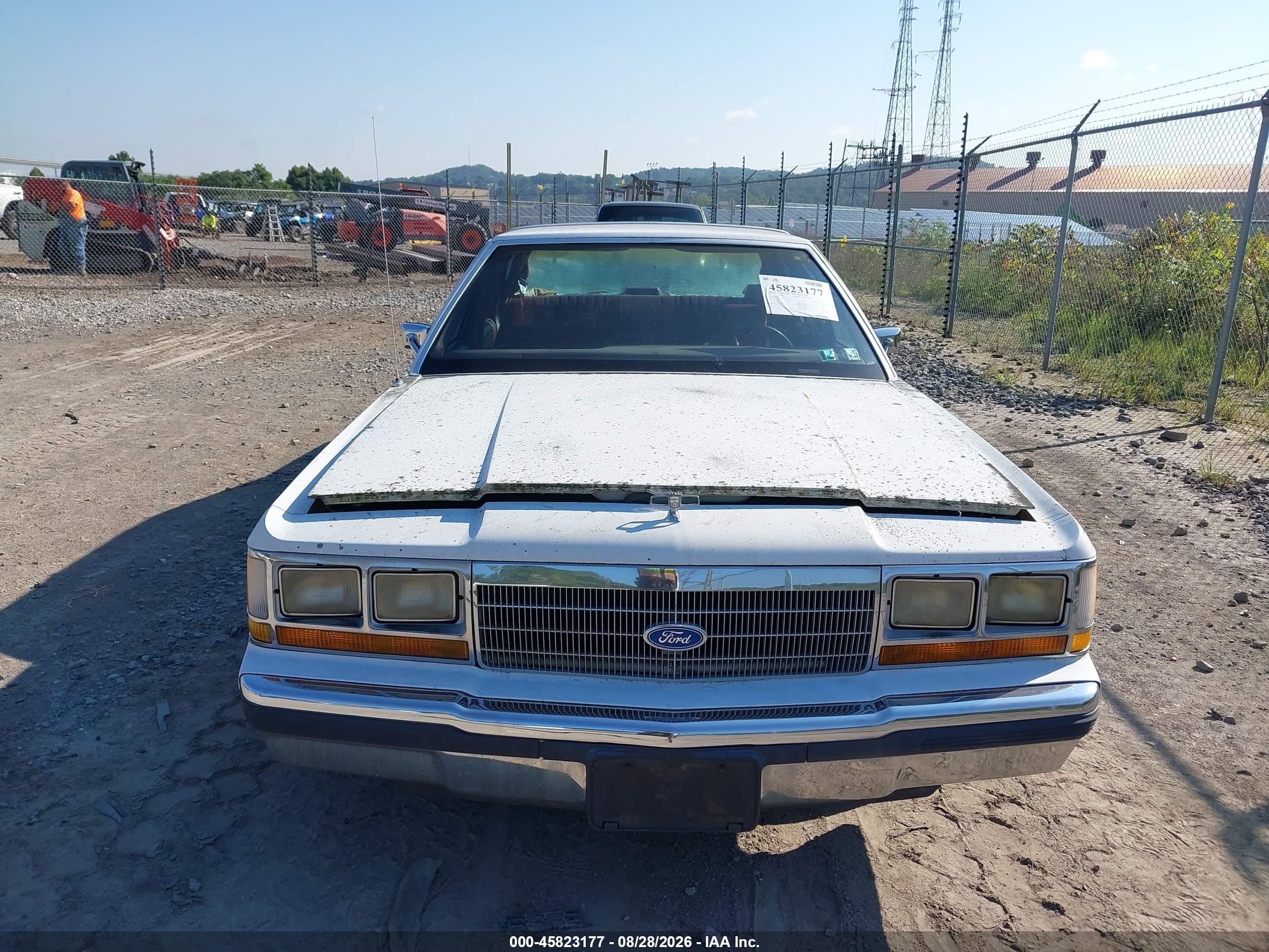 1990 Ford Crown Victoria   White vin: 2FACP73F4LX170035
