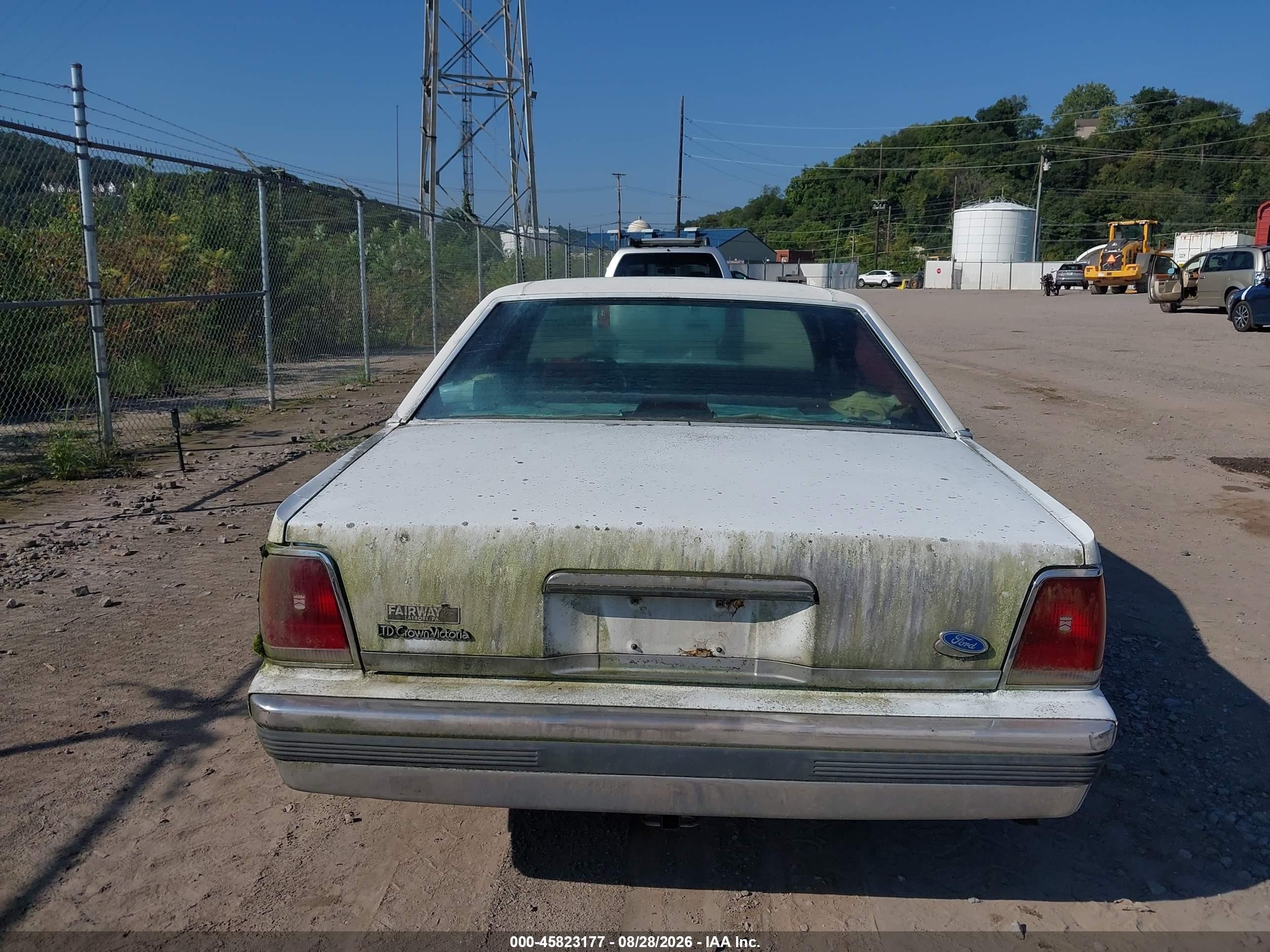 1990 Ford Crown Victoria   White vin: 2FACP73F4LX170035