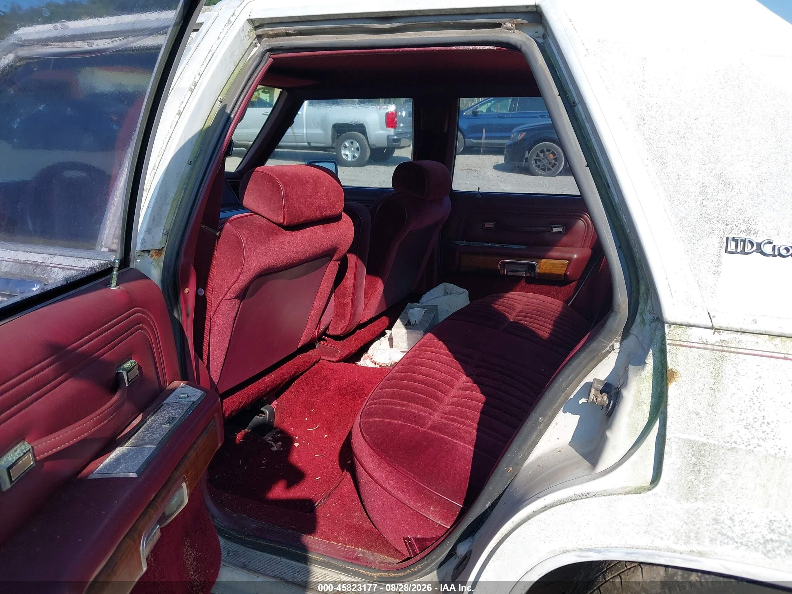 1990 Ford Crown Victoria   White vin: 2FACP73F4LX170035