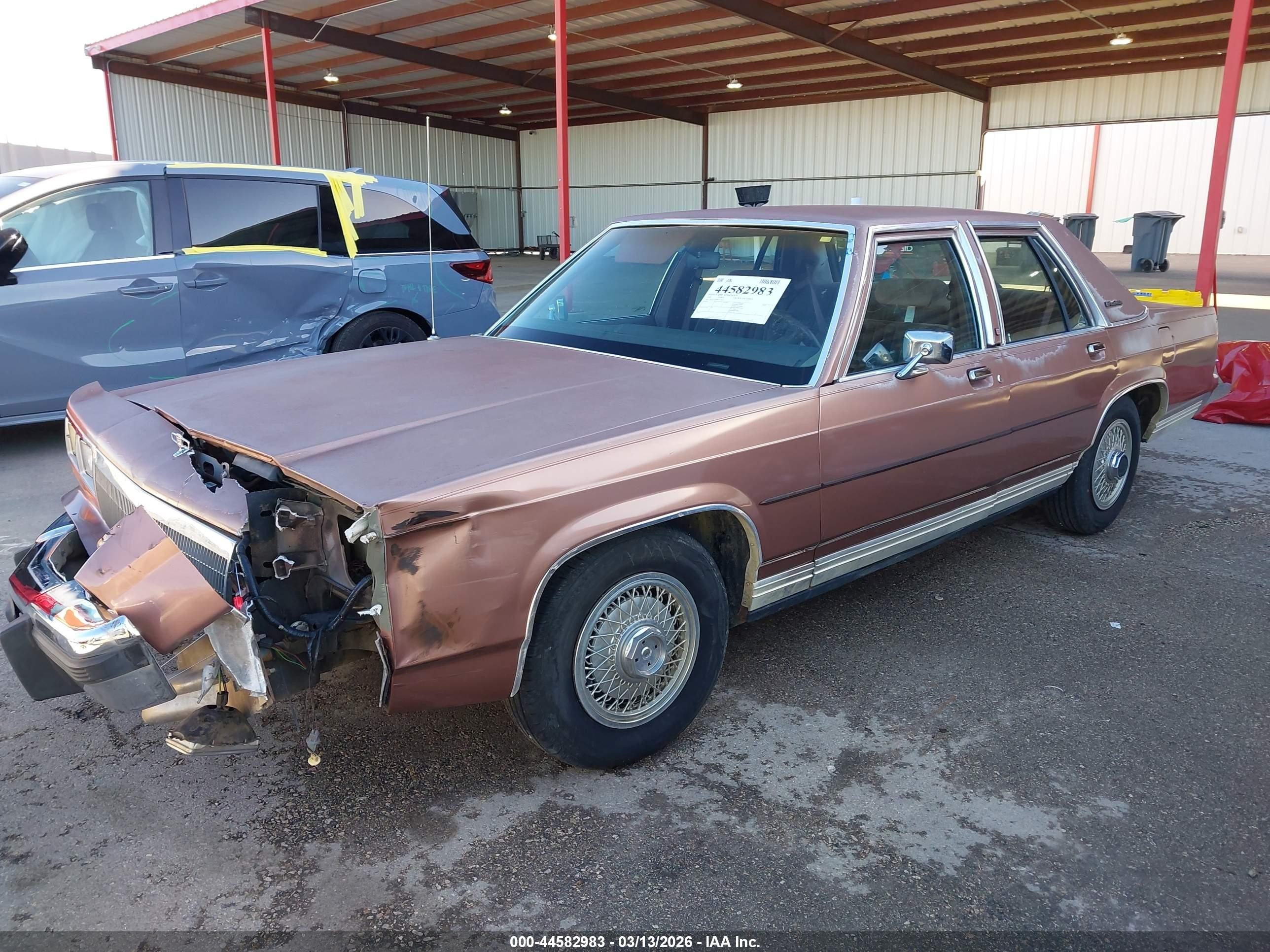 1990 Ford Crown Victoria   Brown vin: 2FACP73F8LX118312