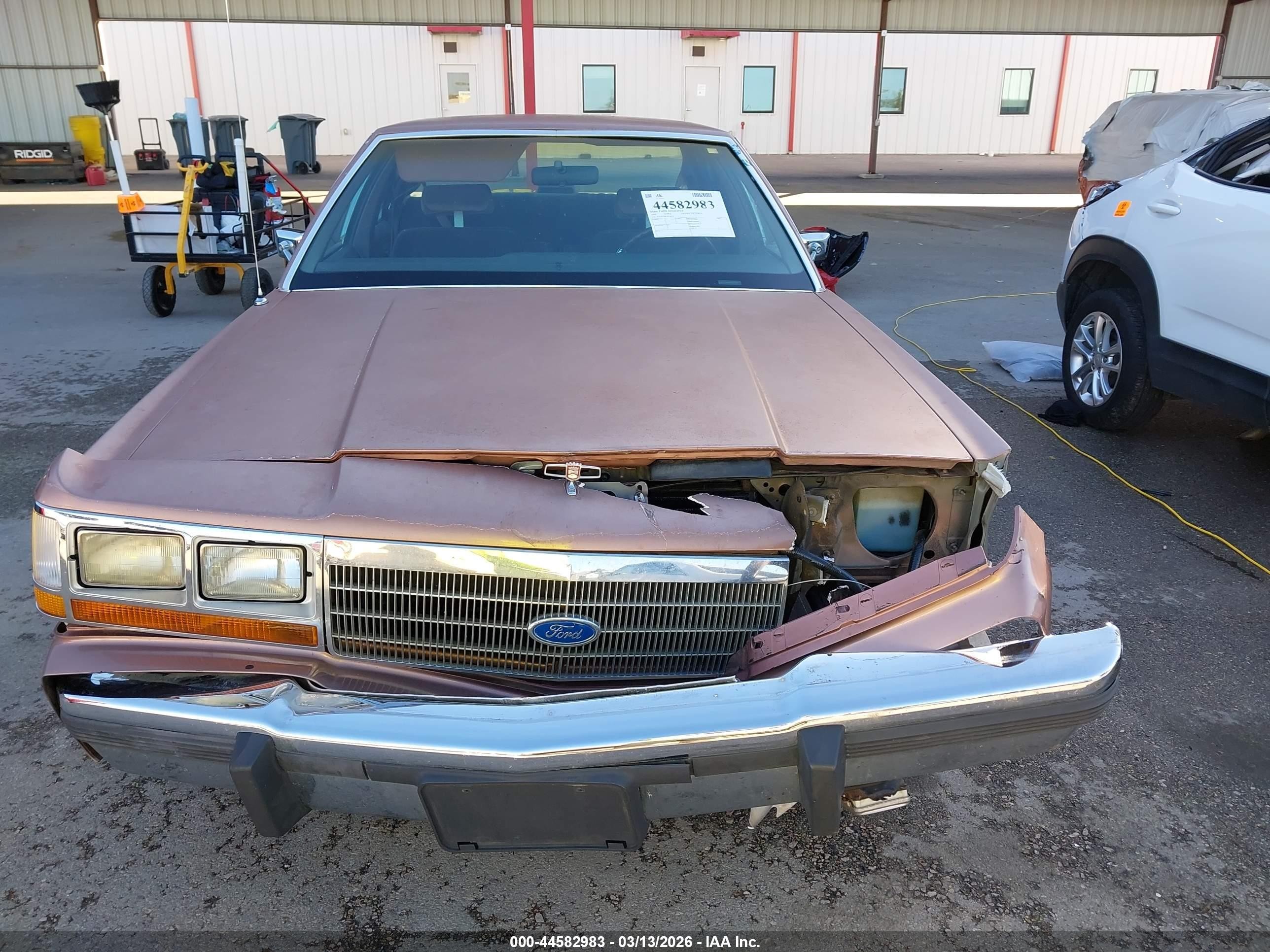 1990 Ford Crown Victoria   Brown vin: 2FACP73F8LX118312