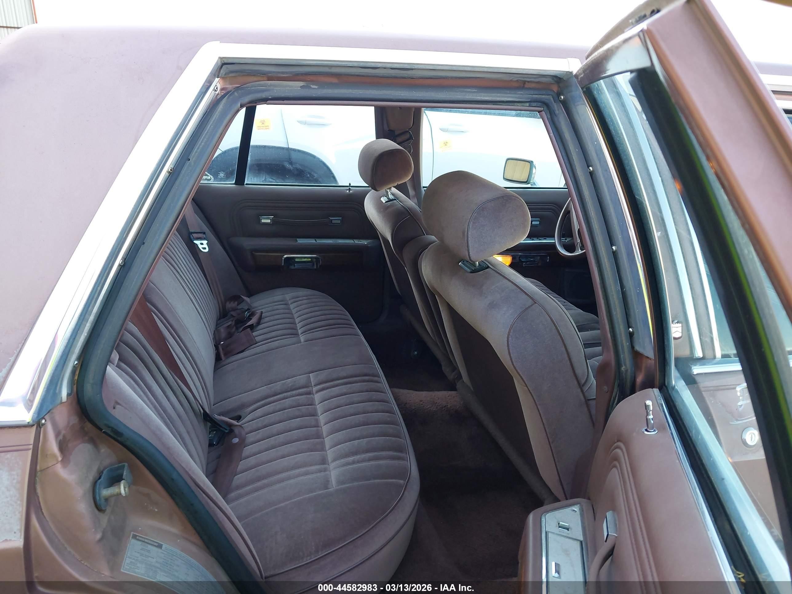 1990 Ford Crown Victoria   Brown vin: 2FACP73F8LX118312
