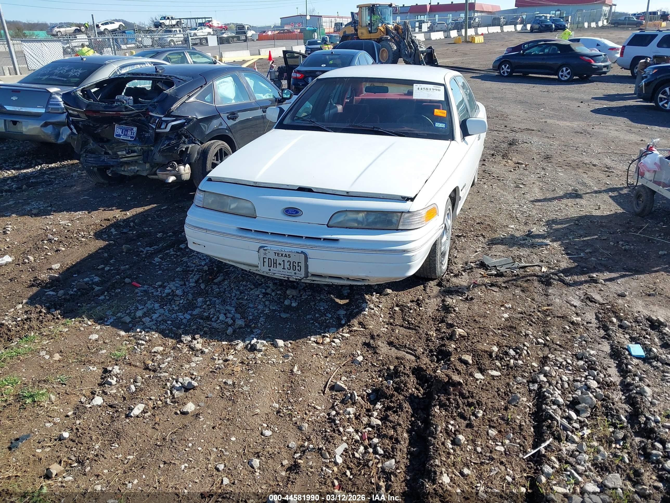 1992 Ford Crown Victoria   White vin: 2FACP73W1NX154152