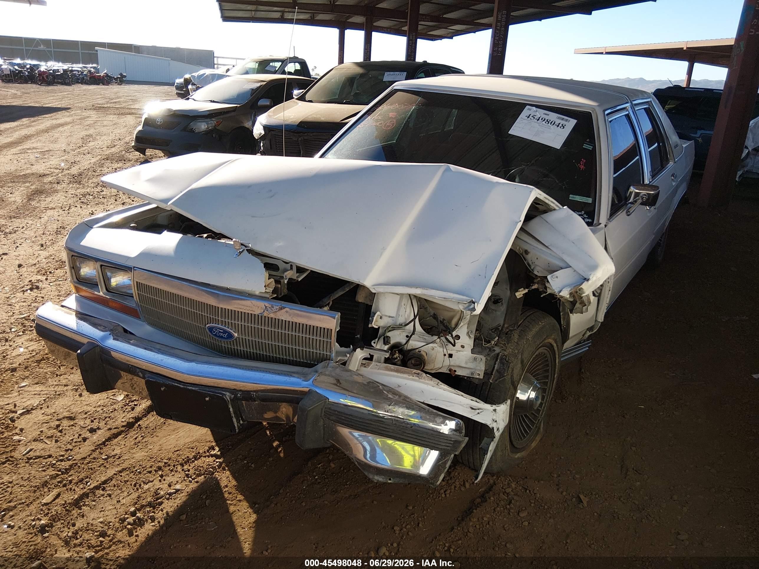 1990 Ford Crown Victoria Lx White vin: 2FACP74F9LX137787