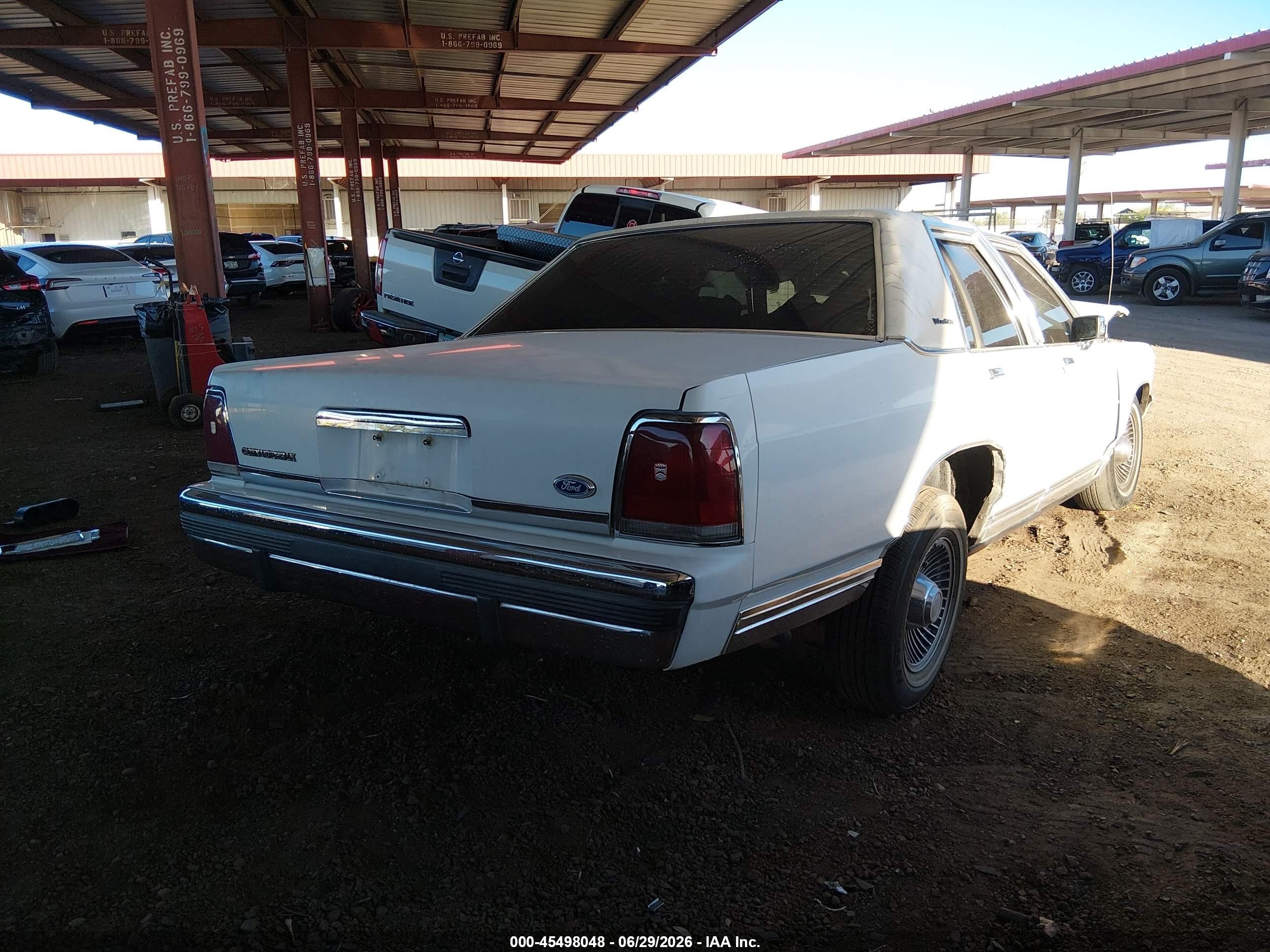 1990 Ford Crown Victoria Lx White vin: 2FACP74F9LX137787