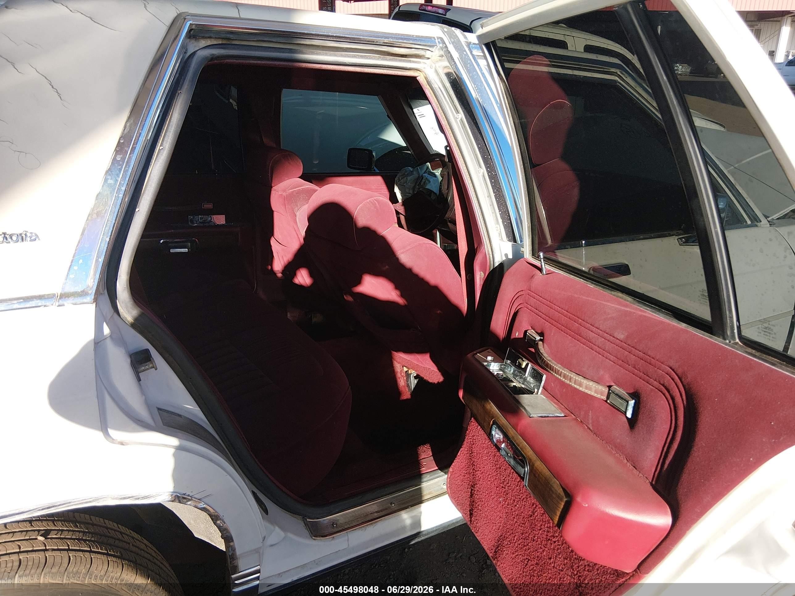1990 Ford Crown Victoria Lx White vin: 2FACP74F9LX137787