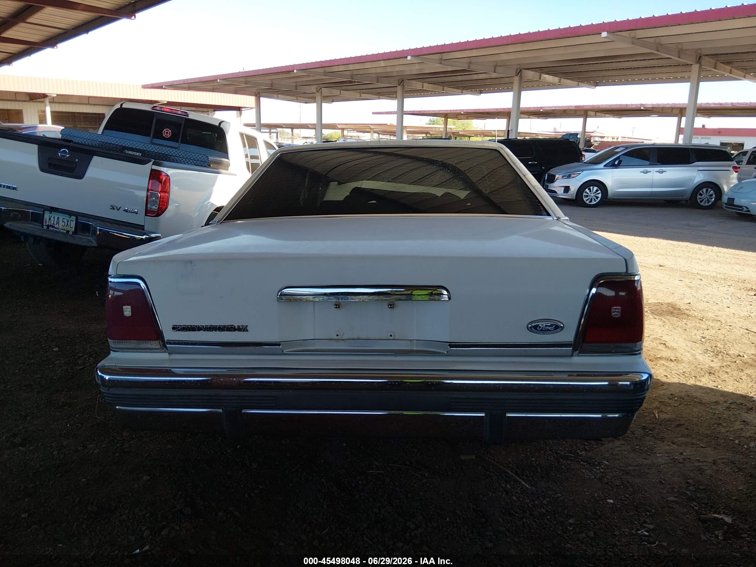 1990 Ford Crown Victoria Lx White vin: 2FACP74F9LX137787