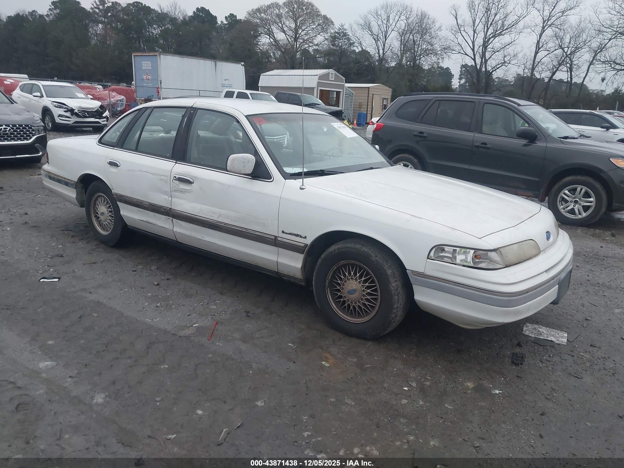 1992 Ford Crown Victoria Lx Белый vin: 2FACP74W1NX111915