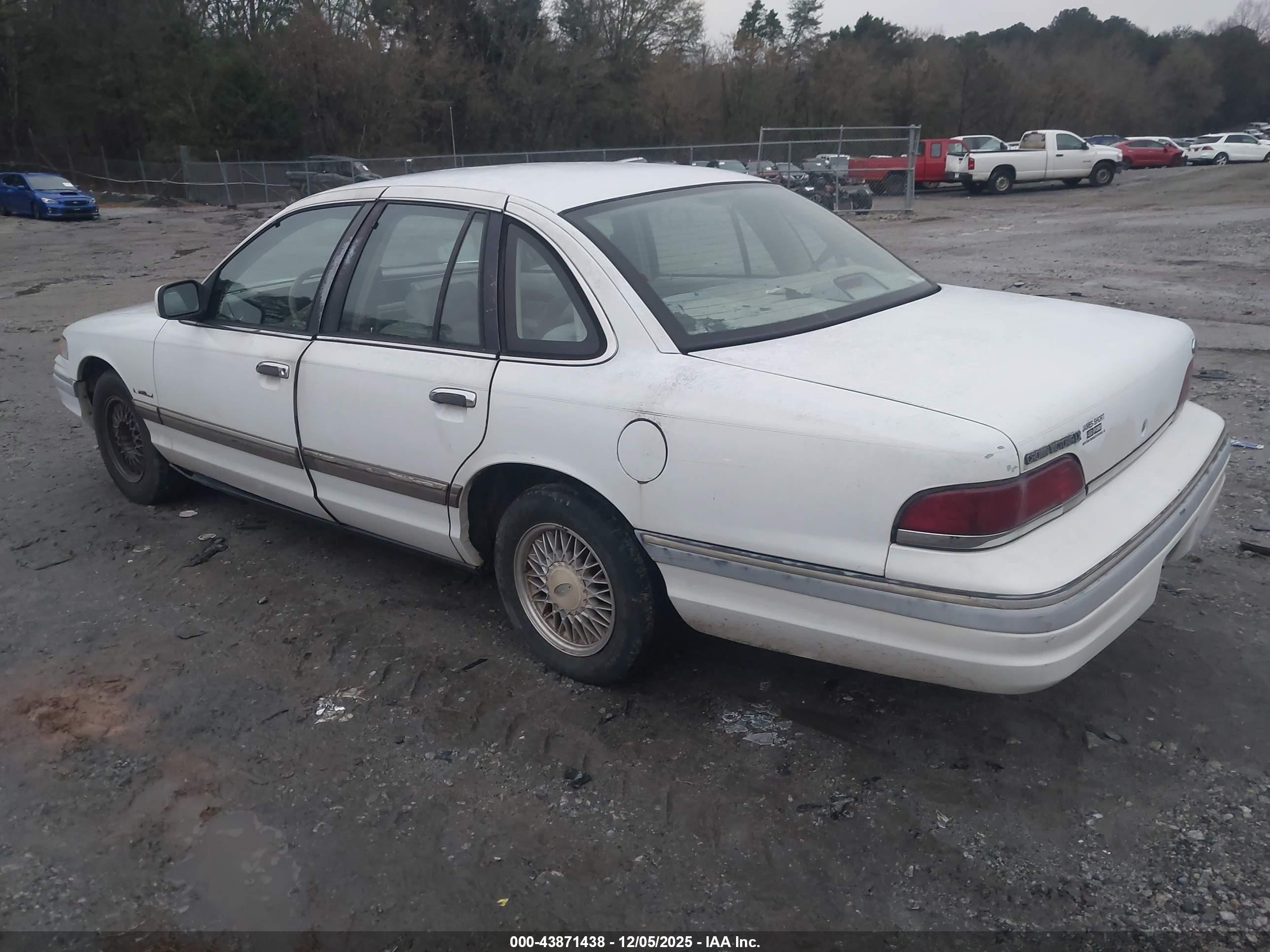 1992 Ford Crown Victoria Lx Белый vin: 2FACP74W1NX111915