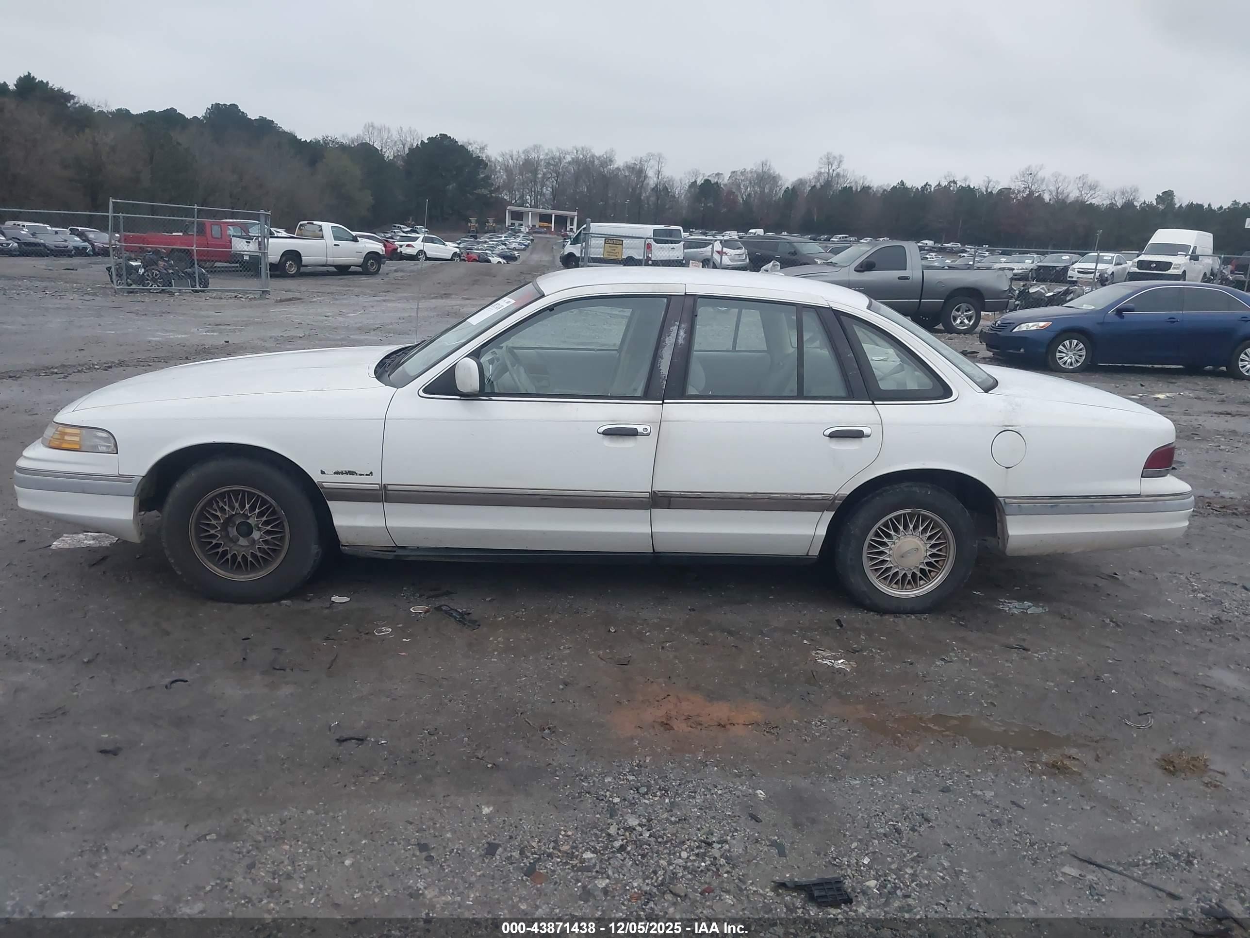 1992 Ford Crown Victoria Lx Белый vin: 2FACP74W1NX111915