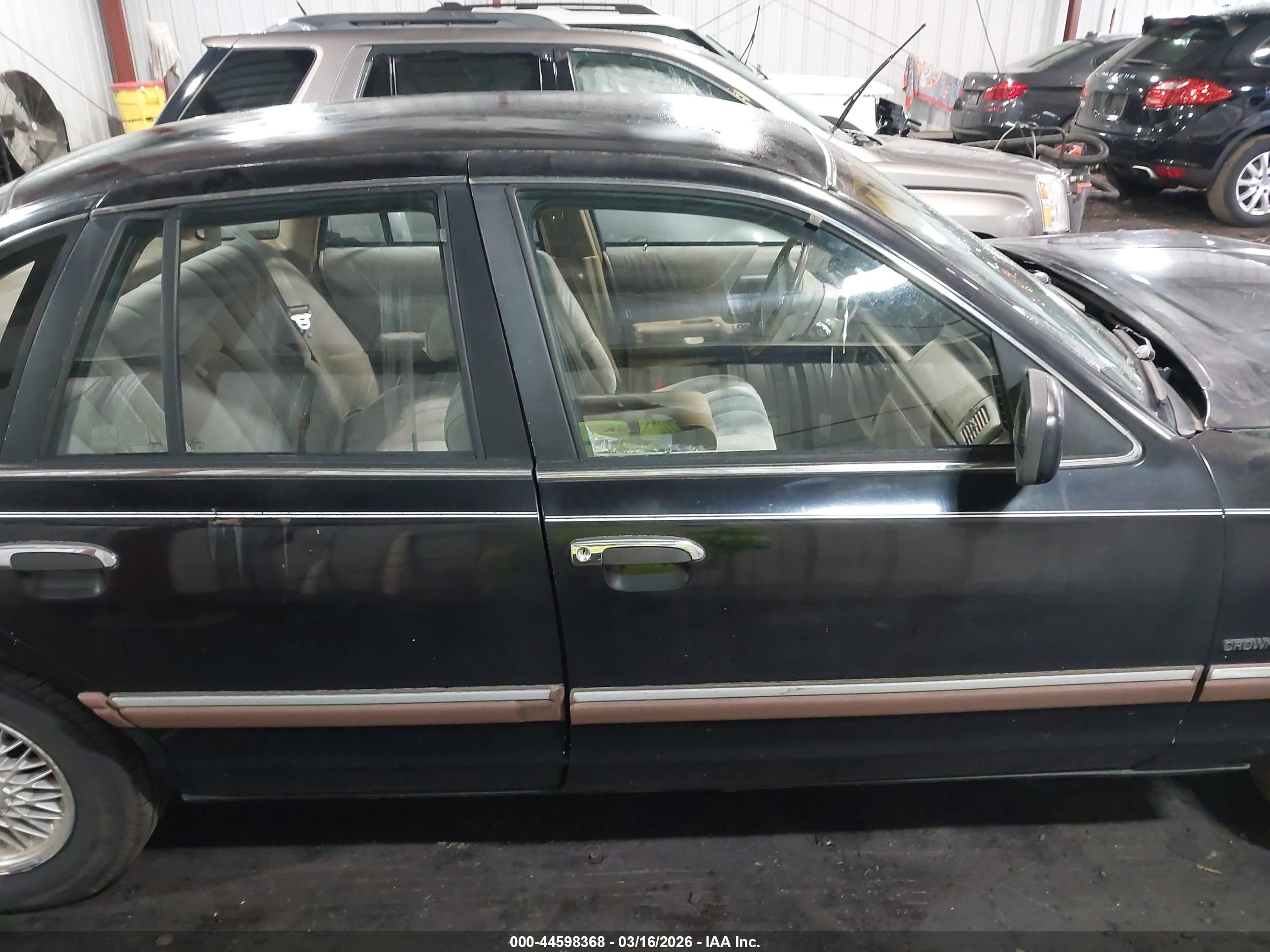 1992 Ford Crown Victoria Lx Black vin: 2FACP74W2NX181343