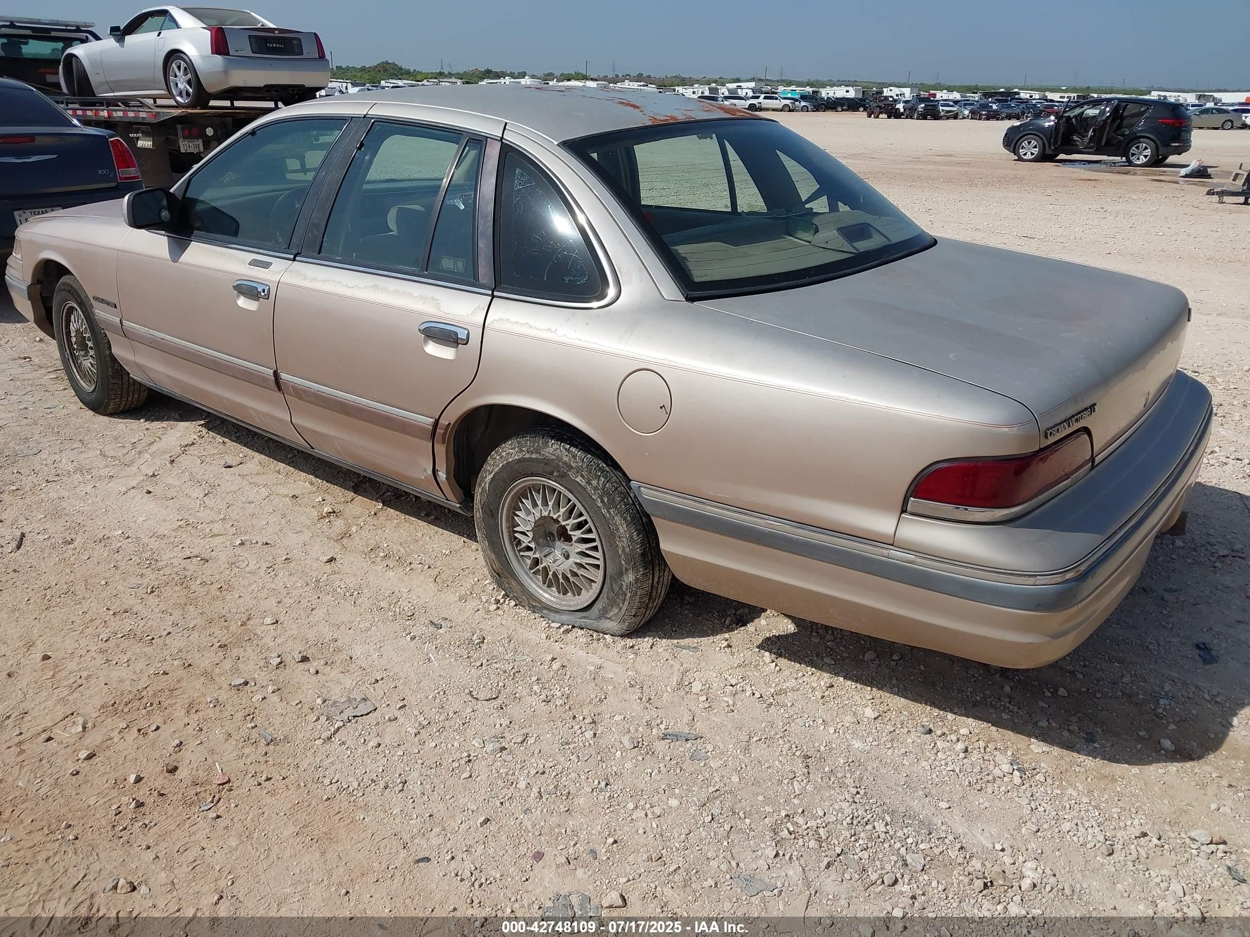 1992 Ford Crown Victoria Lx Beige vin: 2FACP74W9NX243126