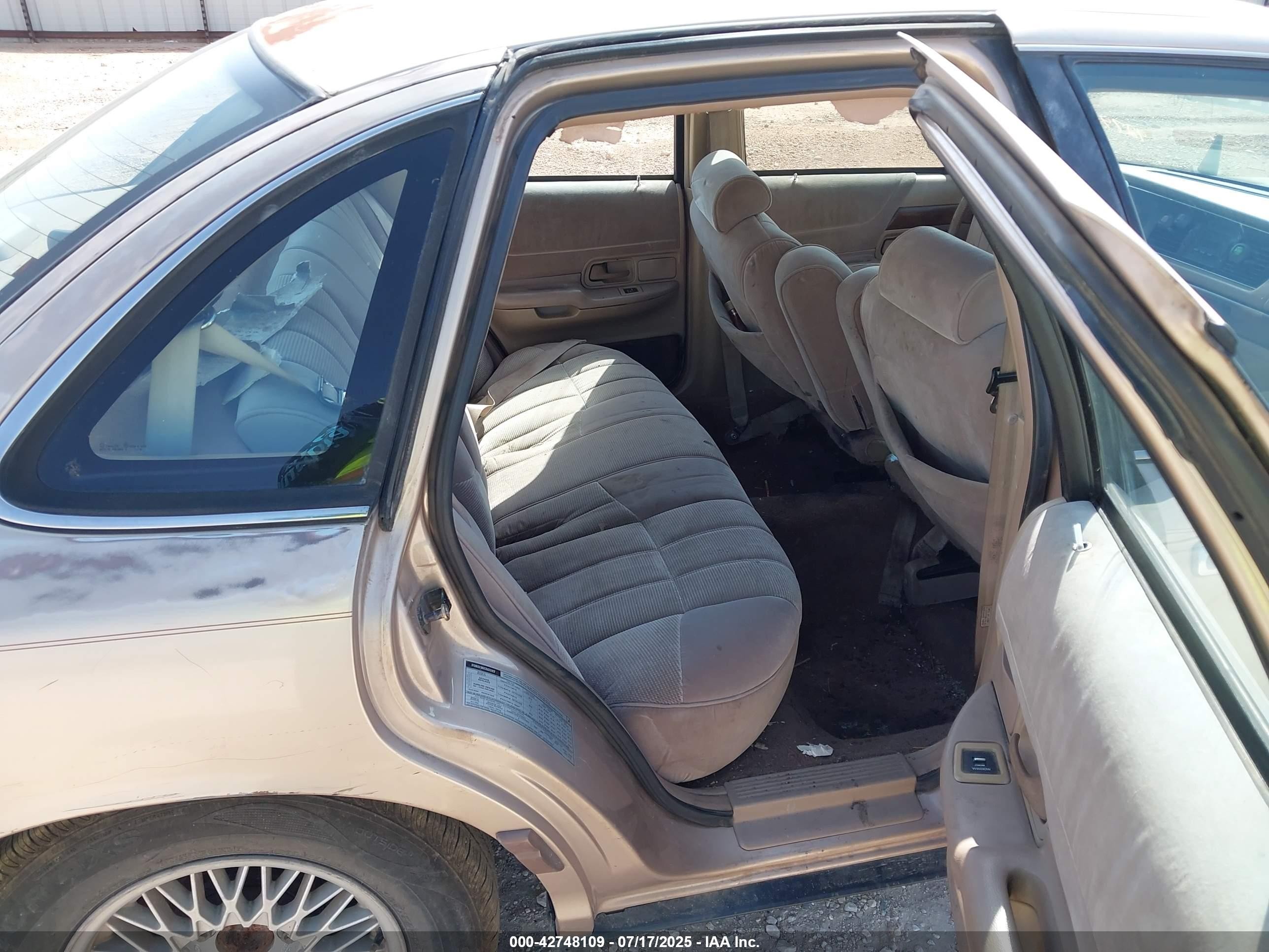 1992 Ford Crown Victoria Lx Beige vin: 2FACP74W9NX243126