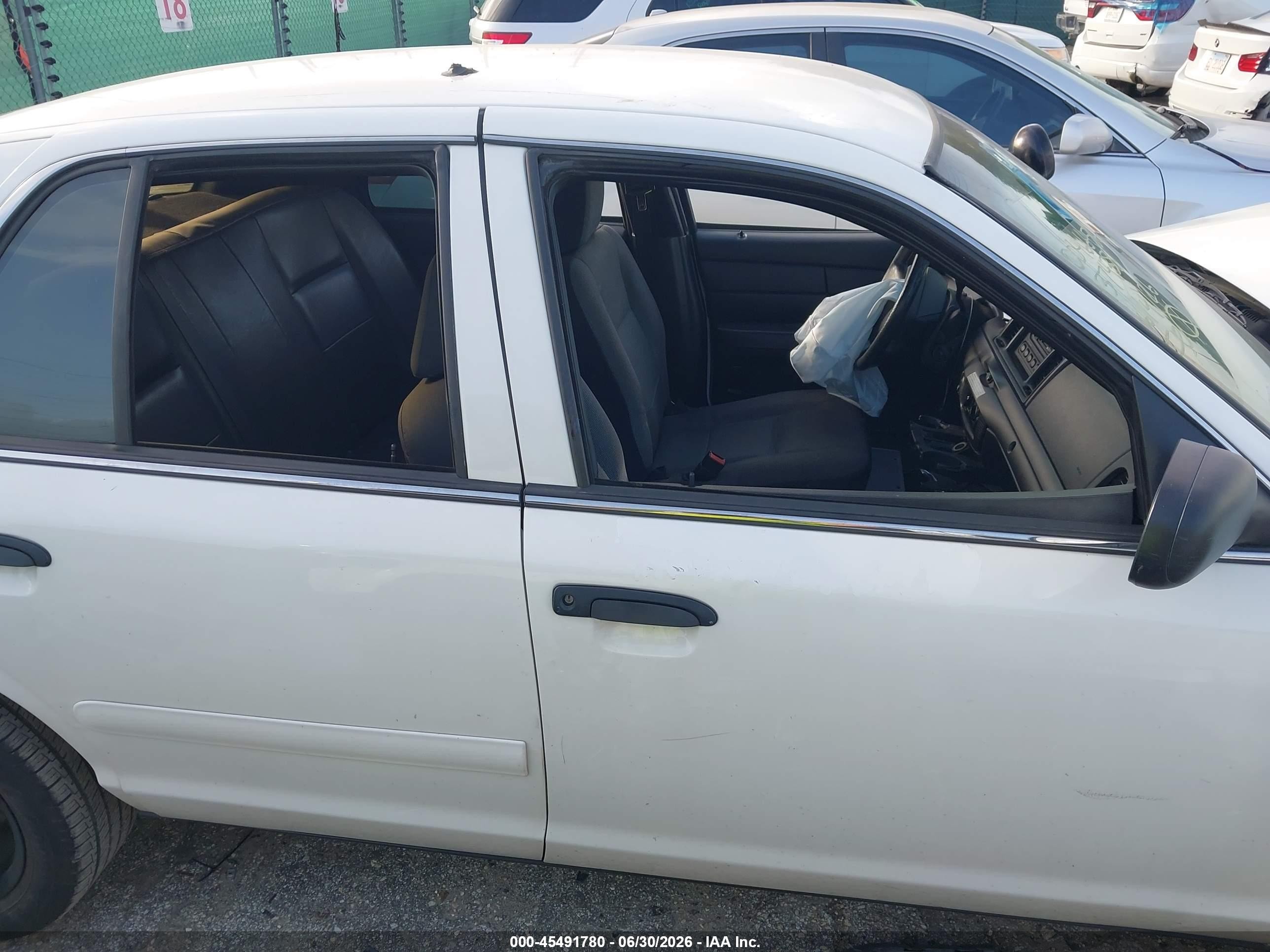 2008 Ford Crown Victoria Police/police Interceptor White vin: 2FAFP71V68X137438