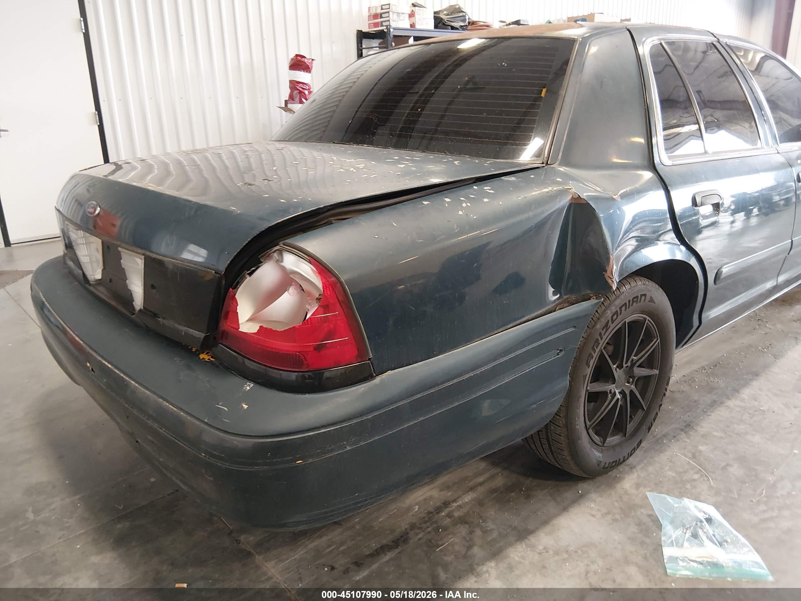 2004 Ford Crown Victoria Police Navy vin: 2FAFP71W14X135020