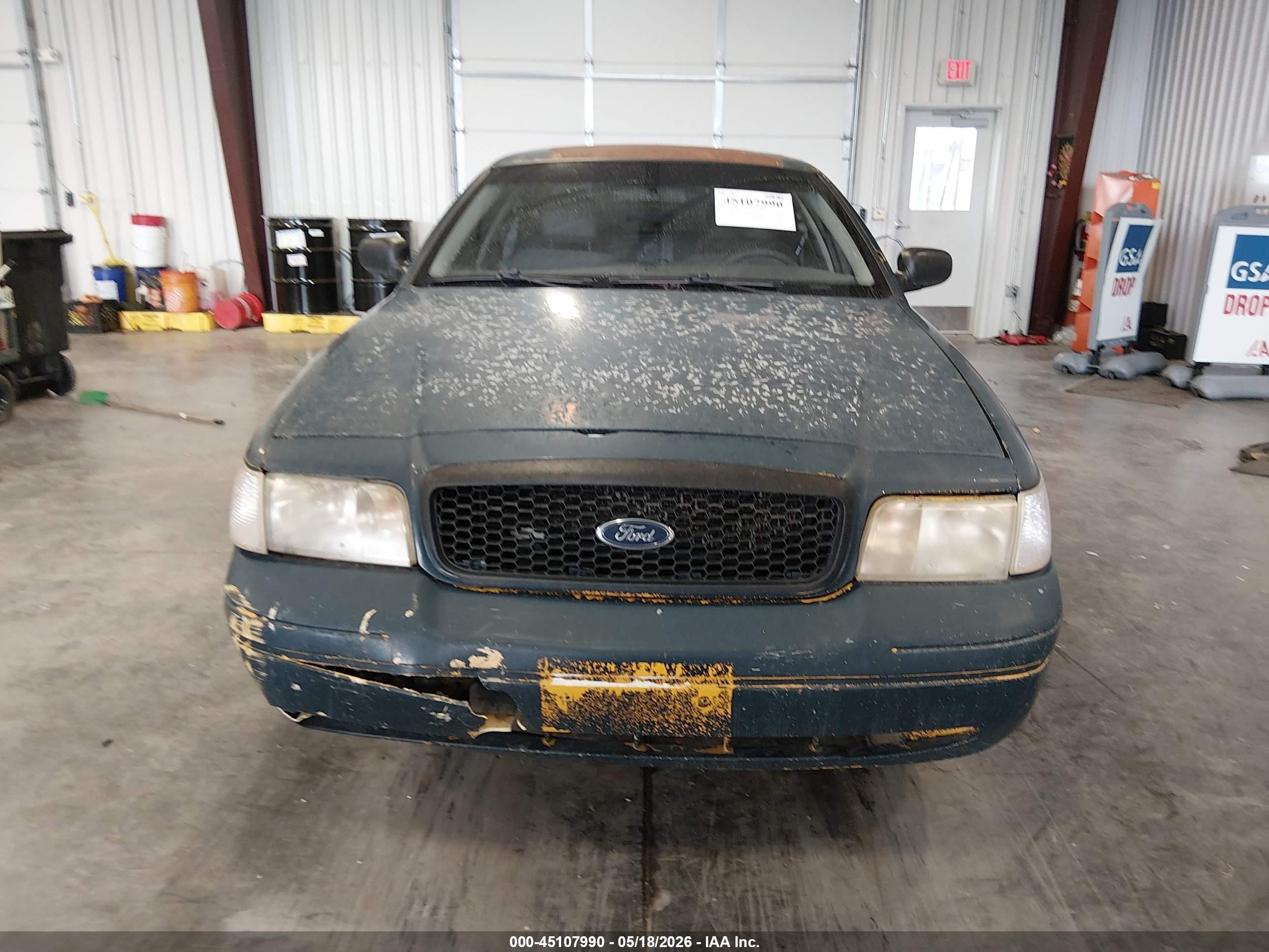 2004 Ford Crown Victoria Police Navy vin: 2FAFP71W14X135020