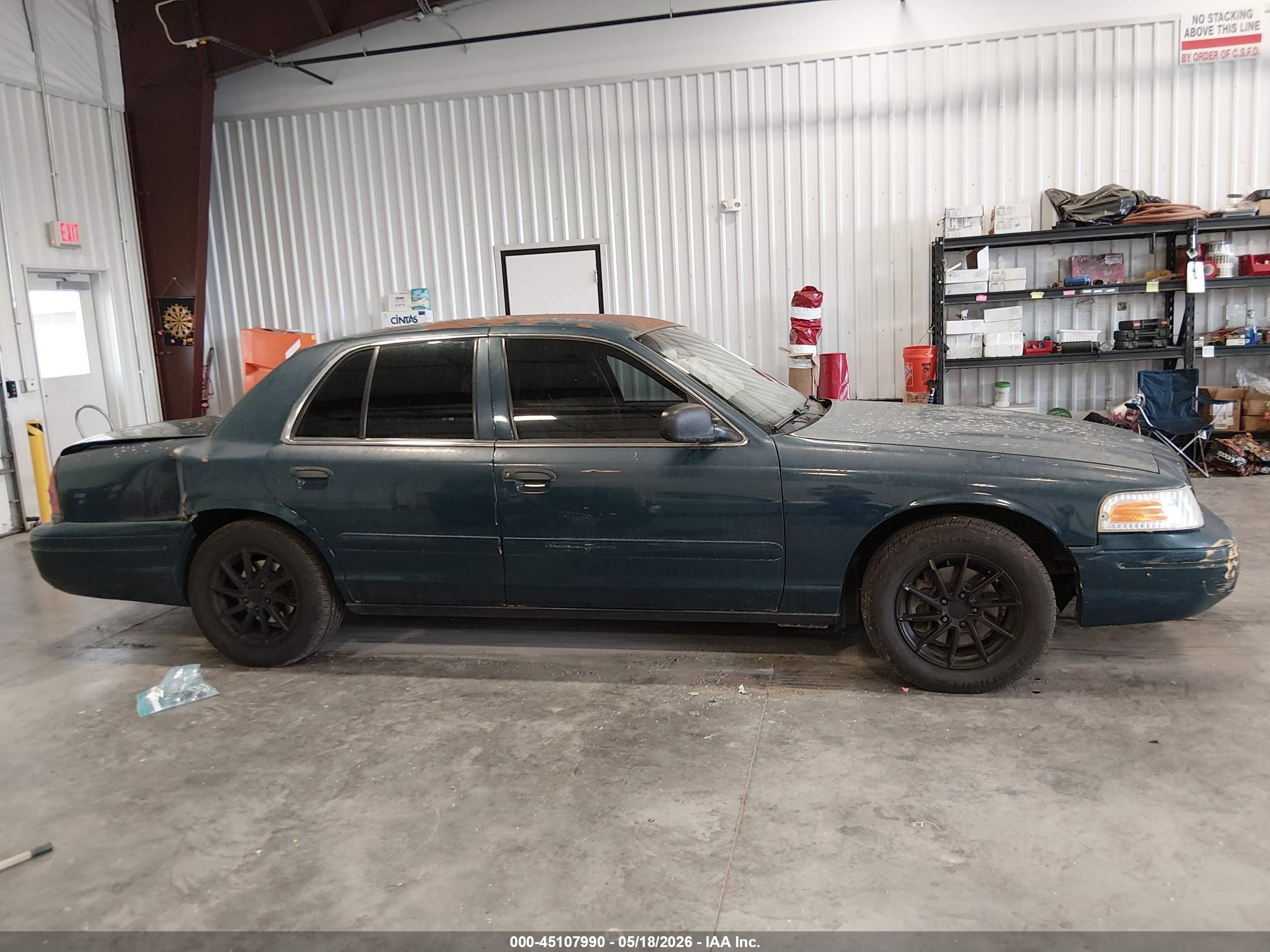2004 Ford Crown Victoria Police Navy vin: 2FAFP71W14X135020
