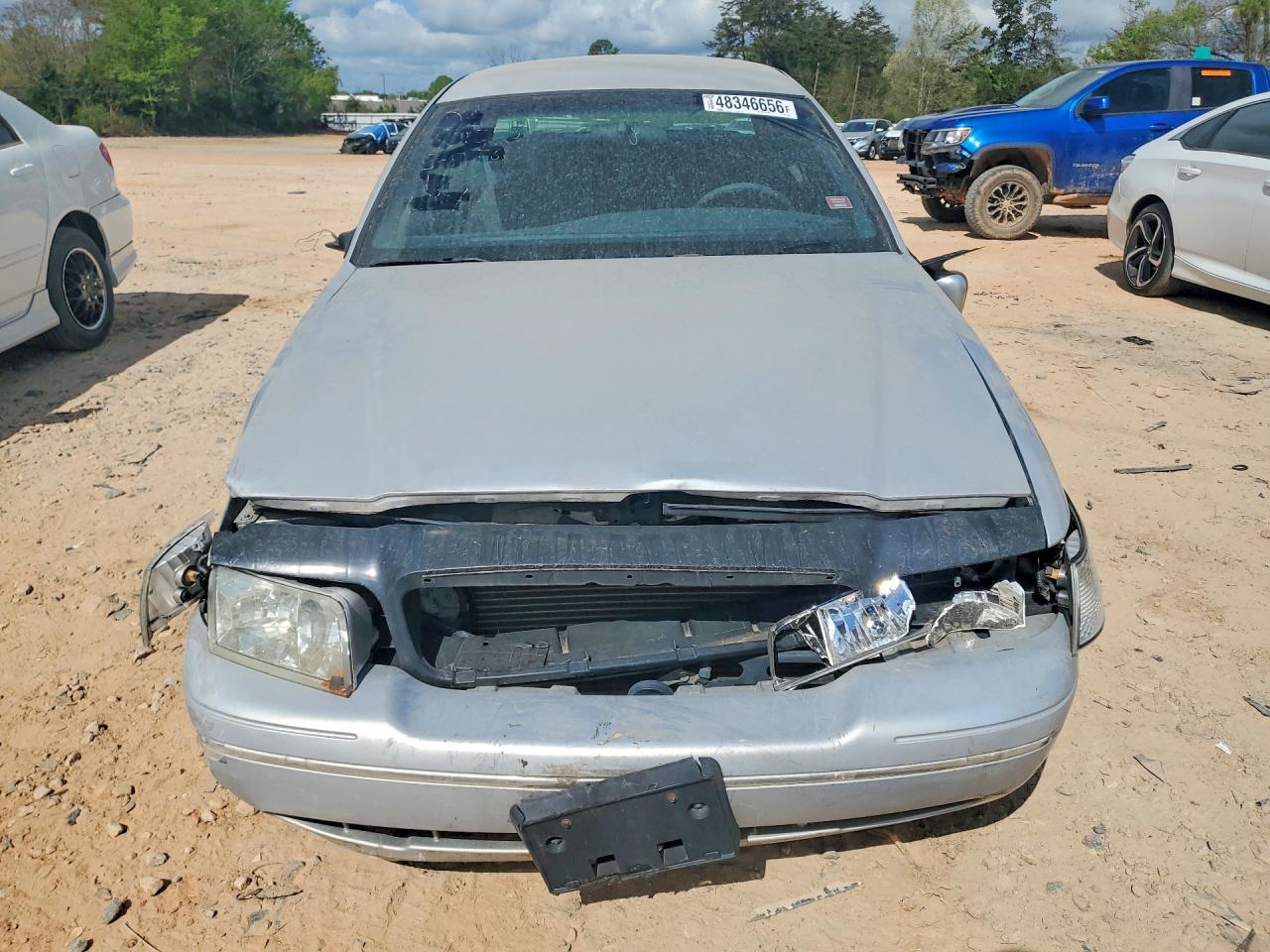 2000 Ford Crown Victoria Police Interceptor Silver vin: 2FAFP71W1YX101634