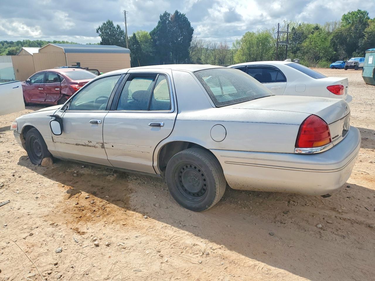2000 Ford Crown Victoria Police Interceptor Silver vin: 2FAFP71W1YX101634