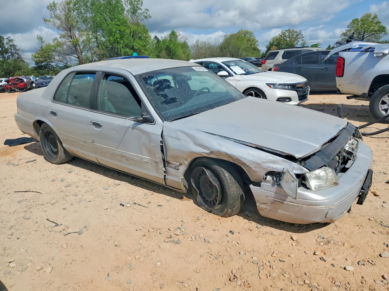 2000 Ford Crown Victoria Police Interceptor Silver vin: 2FAFP71W1YX101634