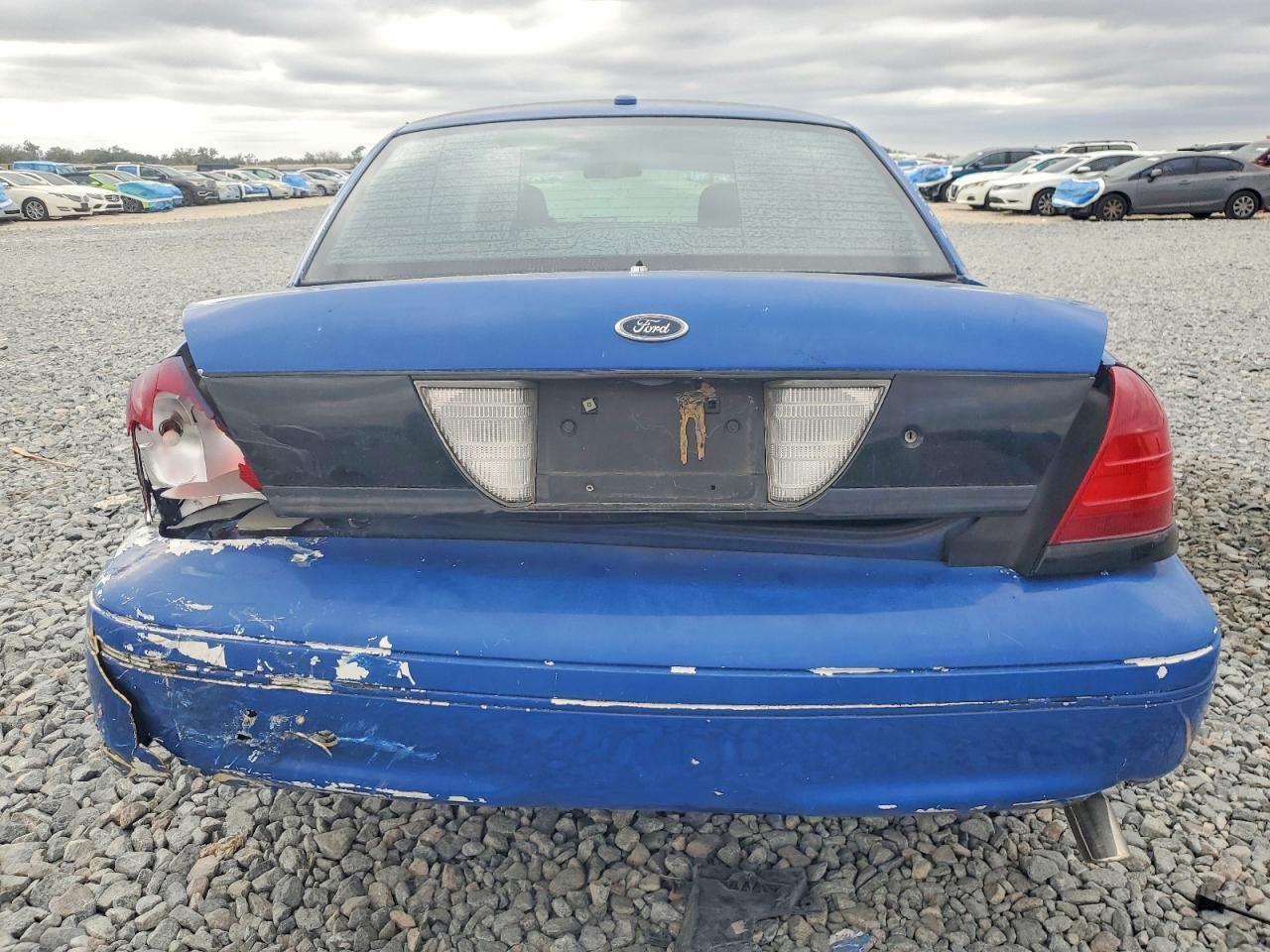 2004 Ford Crown Victoria Police Interceptor Blue vin: 2FAFP71W24X127167