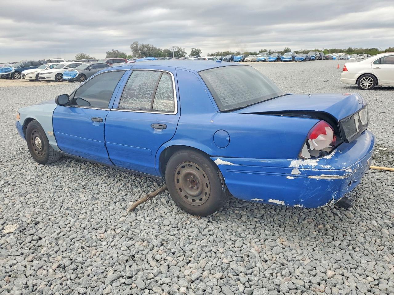 2004 Ford Crown Victoria Police Interceptor Blue vin: 2FAFP71W24X127167