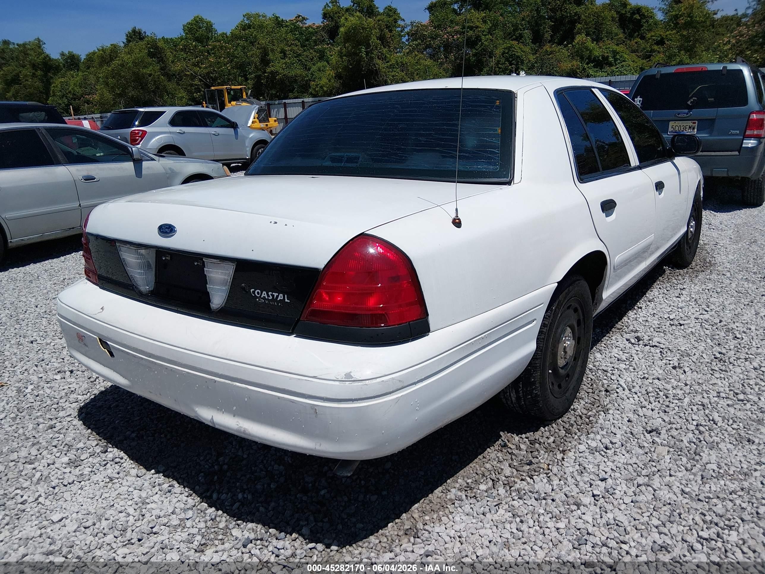 2005 Ford Crown Victoria Police Белый vin: 2FAFP71W25X132659