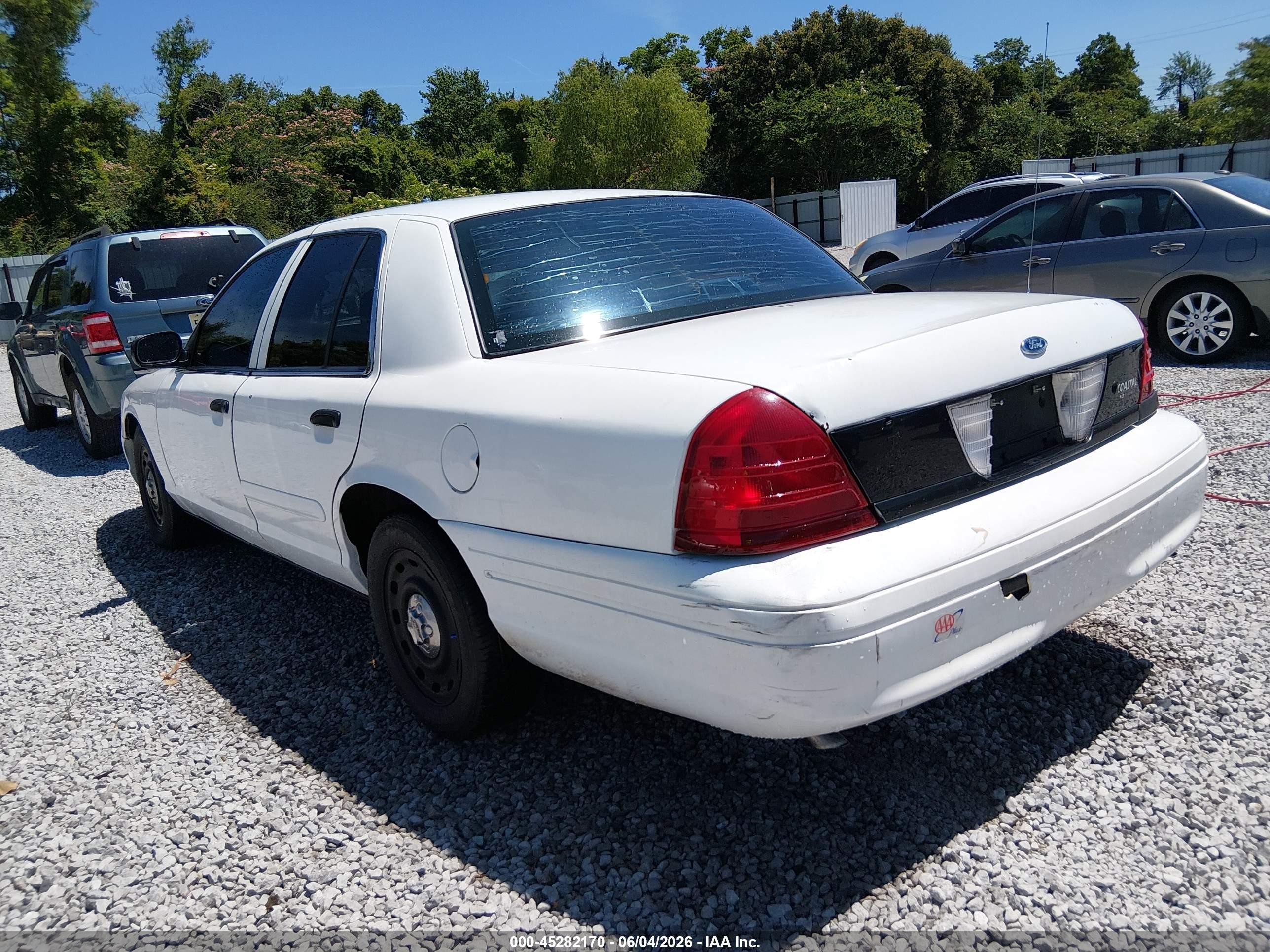 2005 Ford Crown Victoria Police Белый vin: 2FAFP71W25X132659