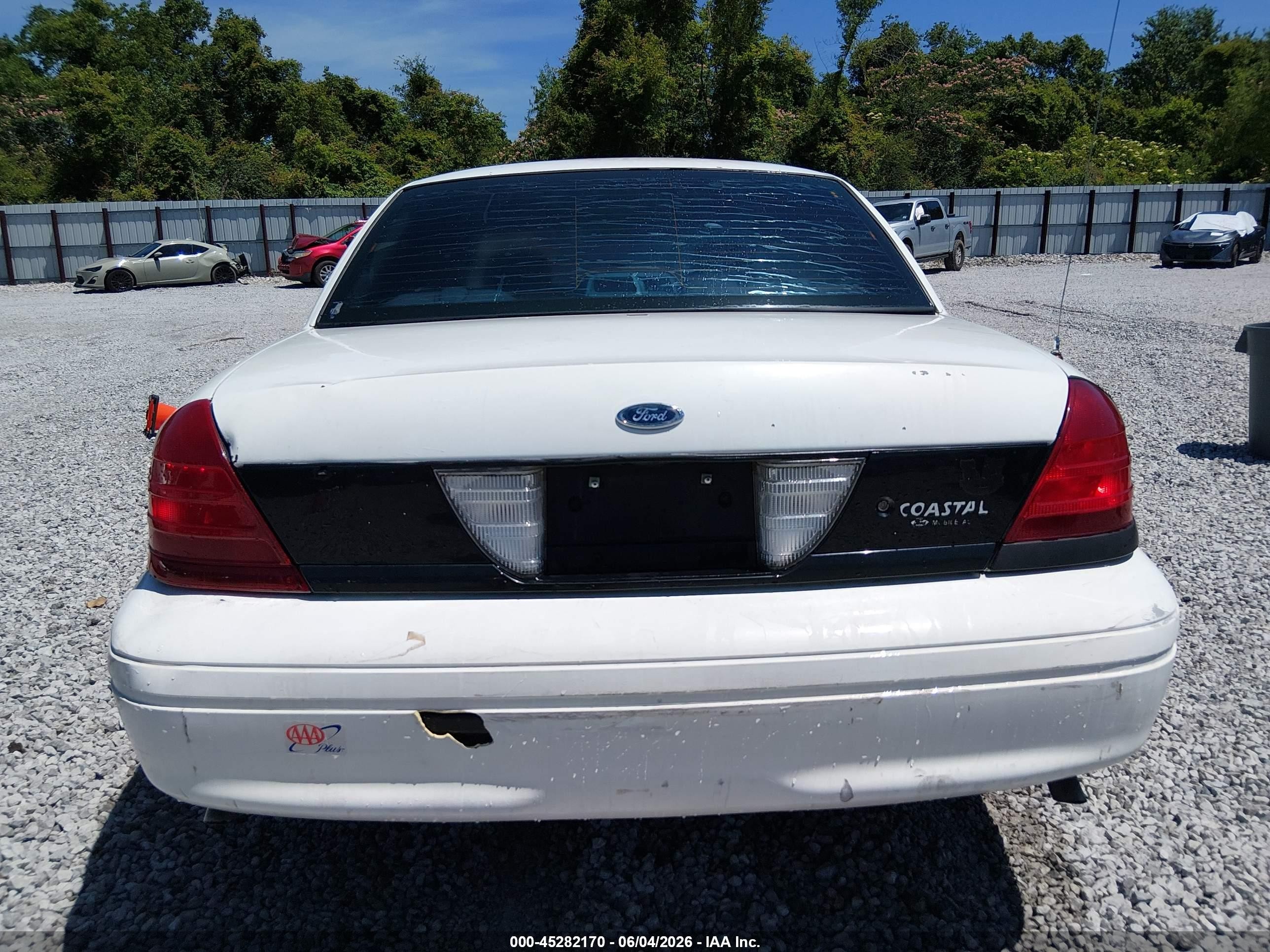 2005 Ford Crown Victoria Police Белый vin: 2FAFP71W25X132659