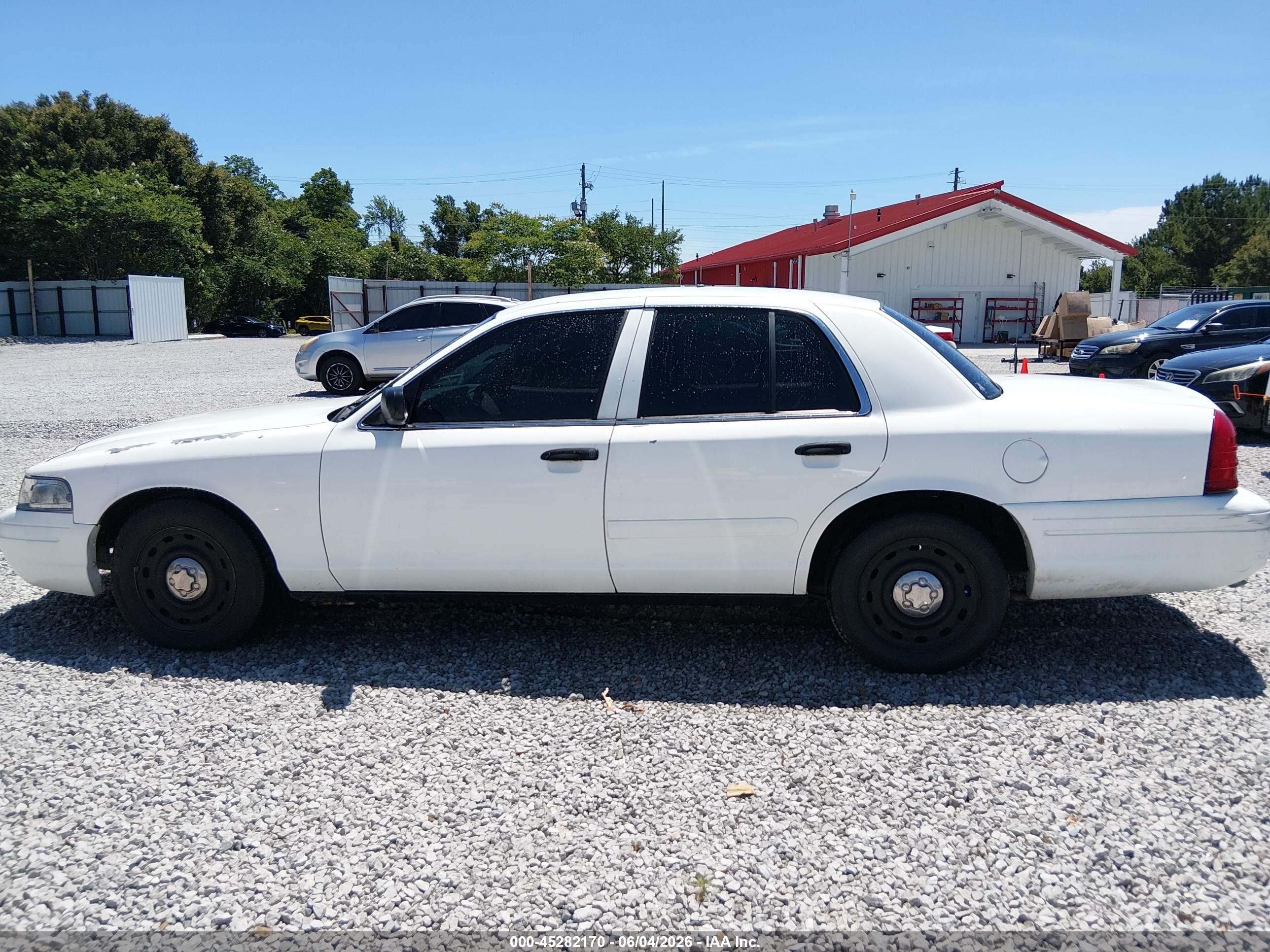 2005 Ford Crown Victoria Police Белый vin: 2FAFP71W25X132659