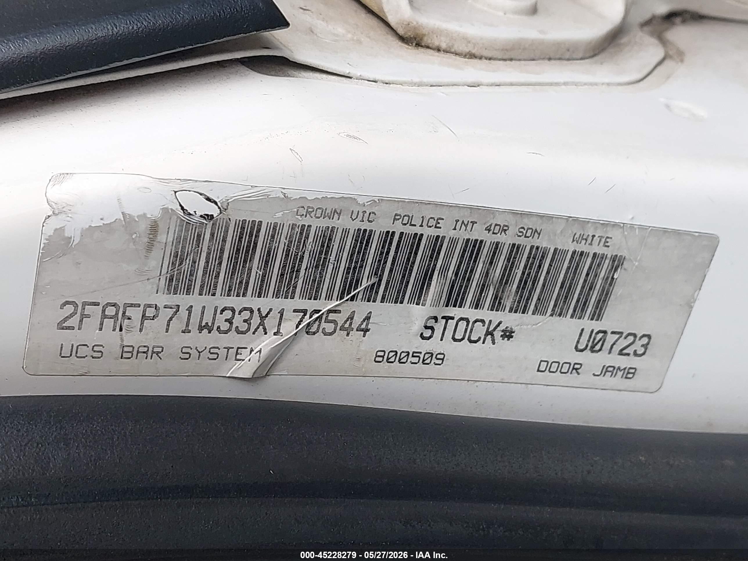 2003 Ford Crown Victoria Police White vin: 2FAFP71W33X170544