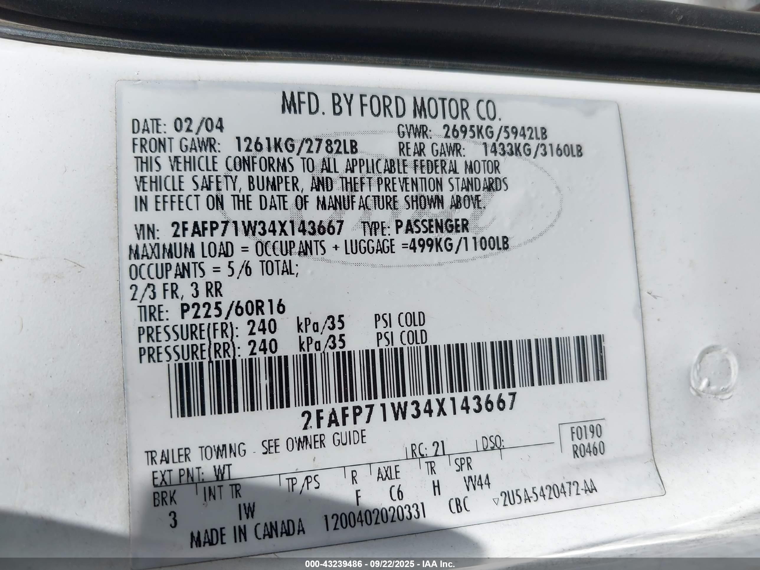 2004 Ford Crown Victoria Police White vin: 2FAFP71W34X143667