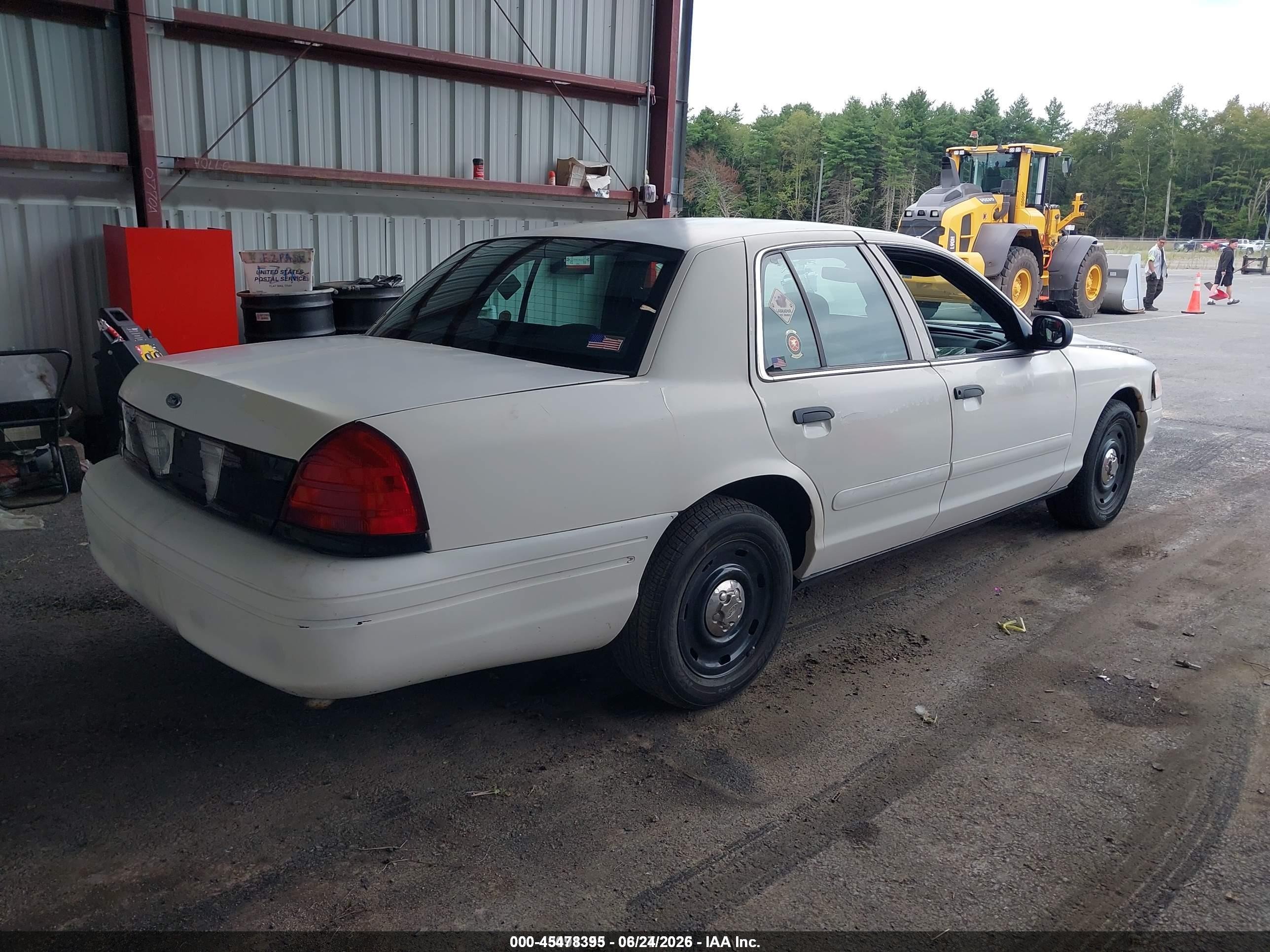 2003 Ford Crown Victoria Police Белый vin: 2FAFP71W43X171833