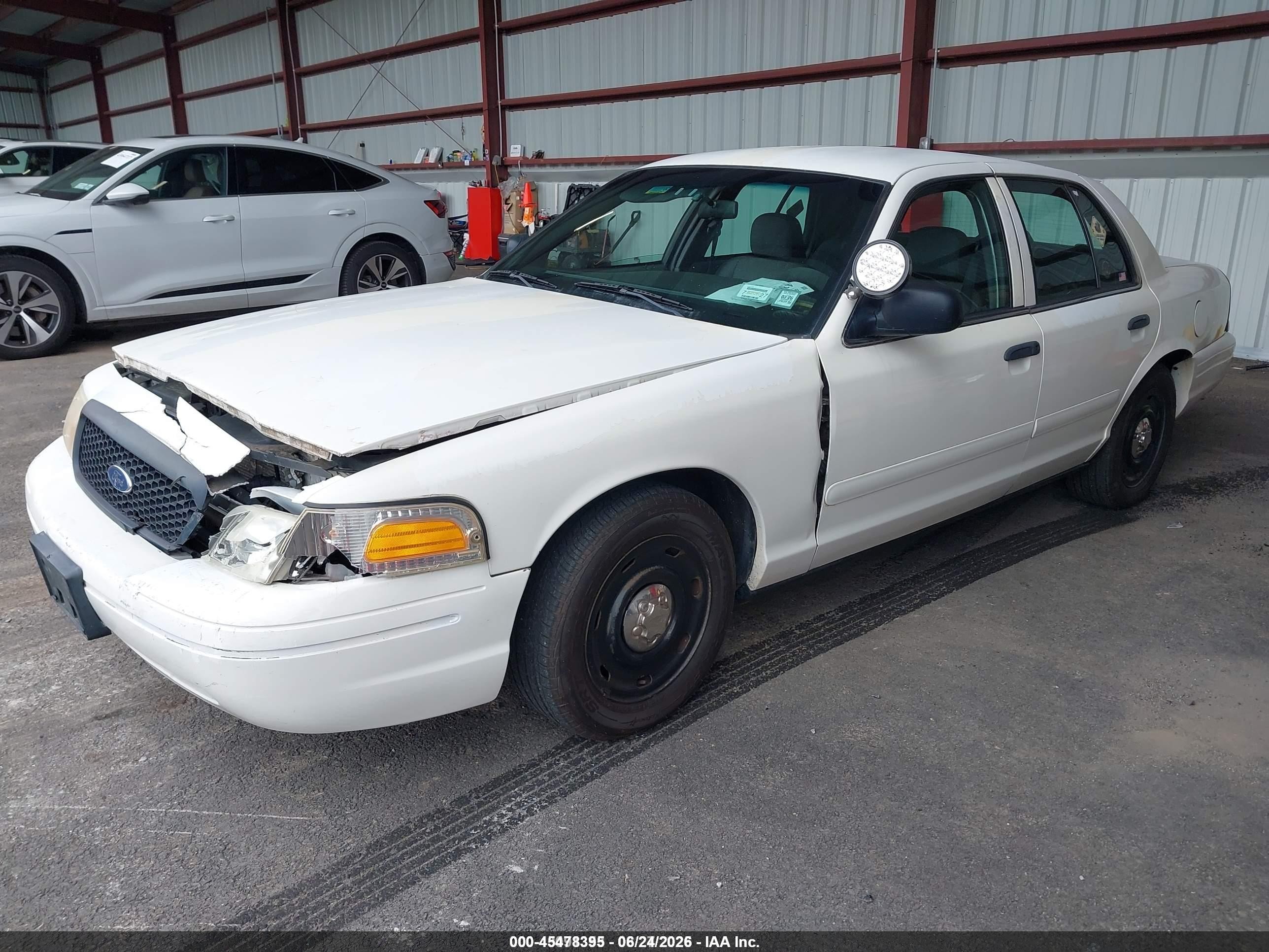 2003 Ford Crown Victoria Police Белый vin: 2FAFP71W43X171833