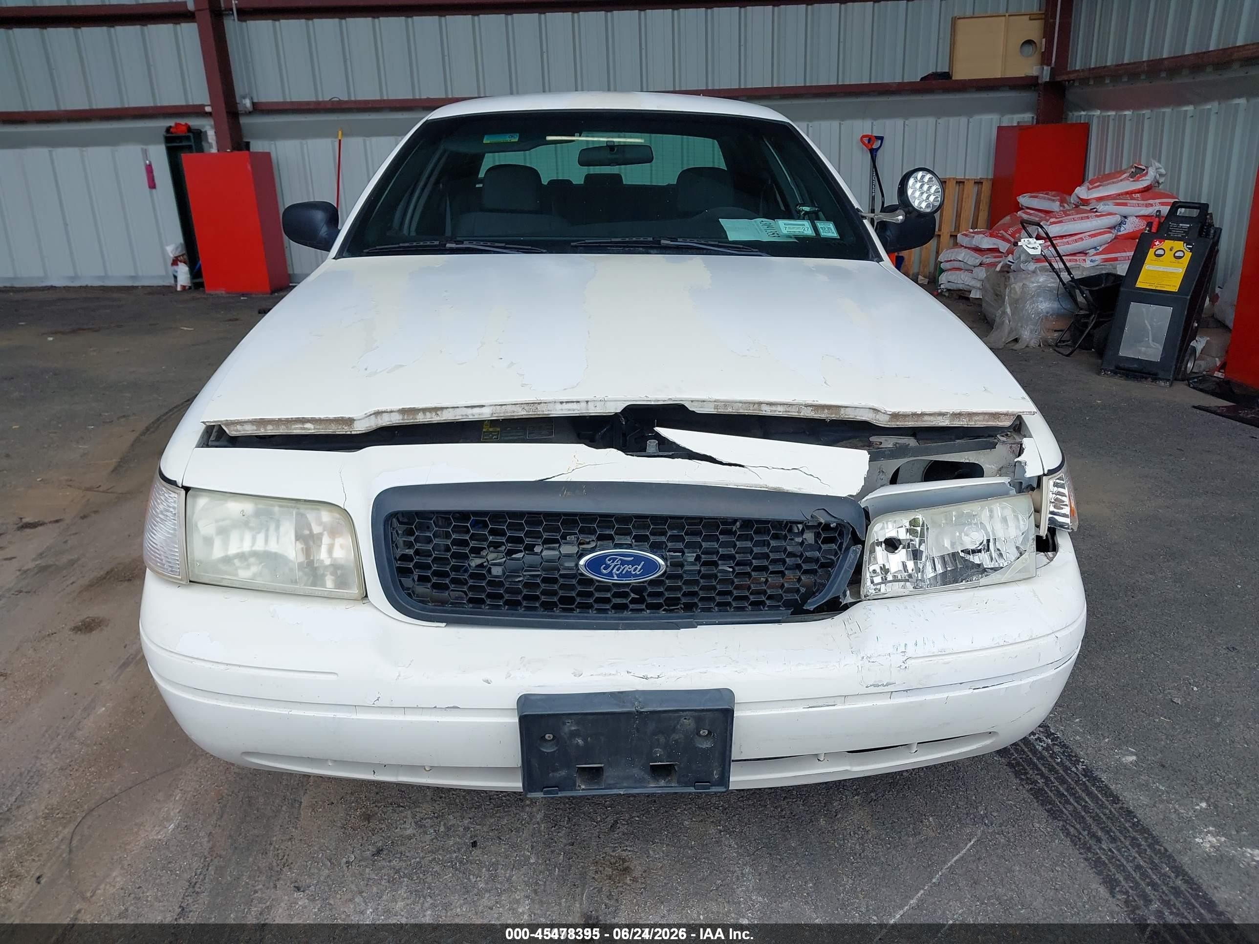 2003 Ford Crown Victoria Police Белый vin: 2FAFP71W43X171833
