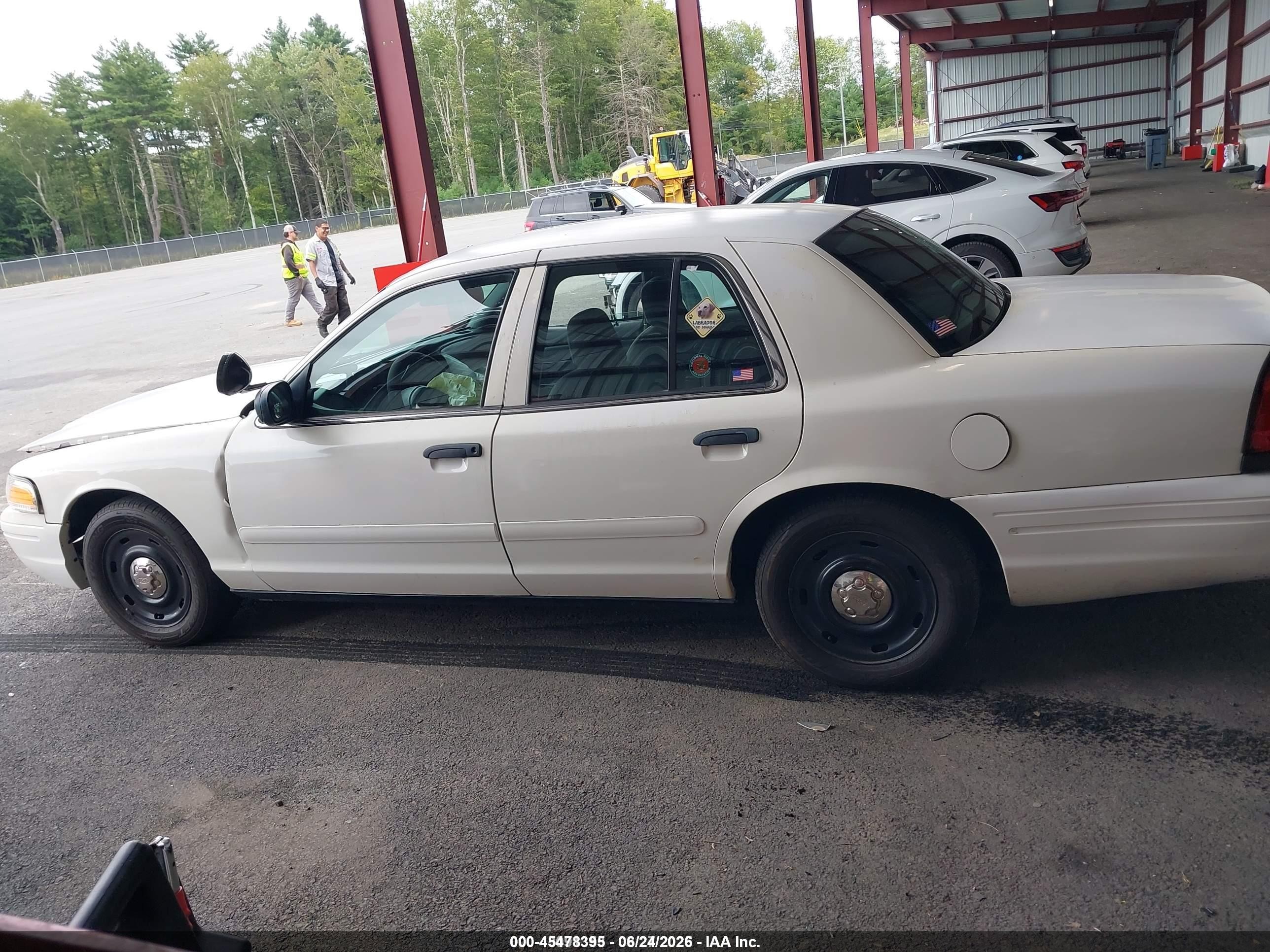 2003 Ford Crown Victoria Police Белый vin: 2FAFP71W43X171833