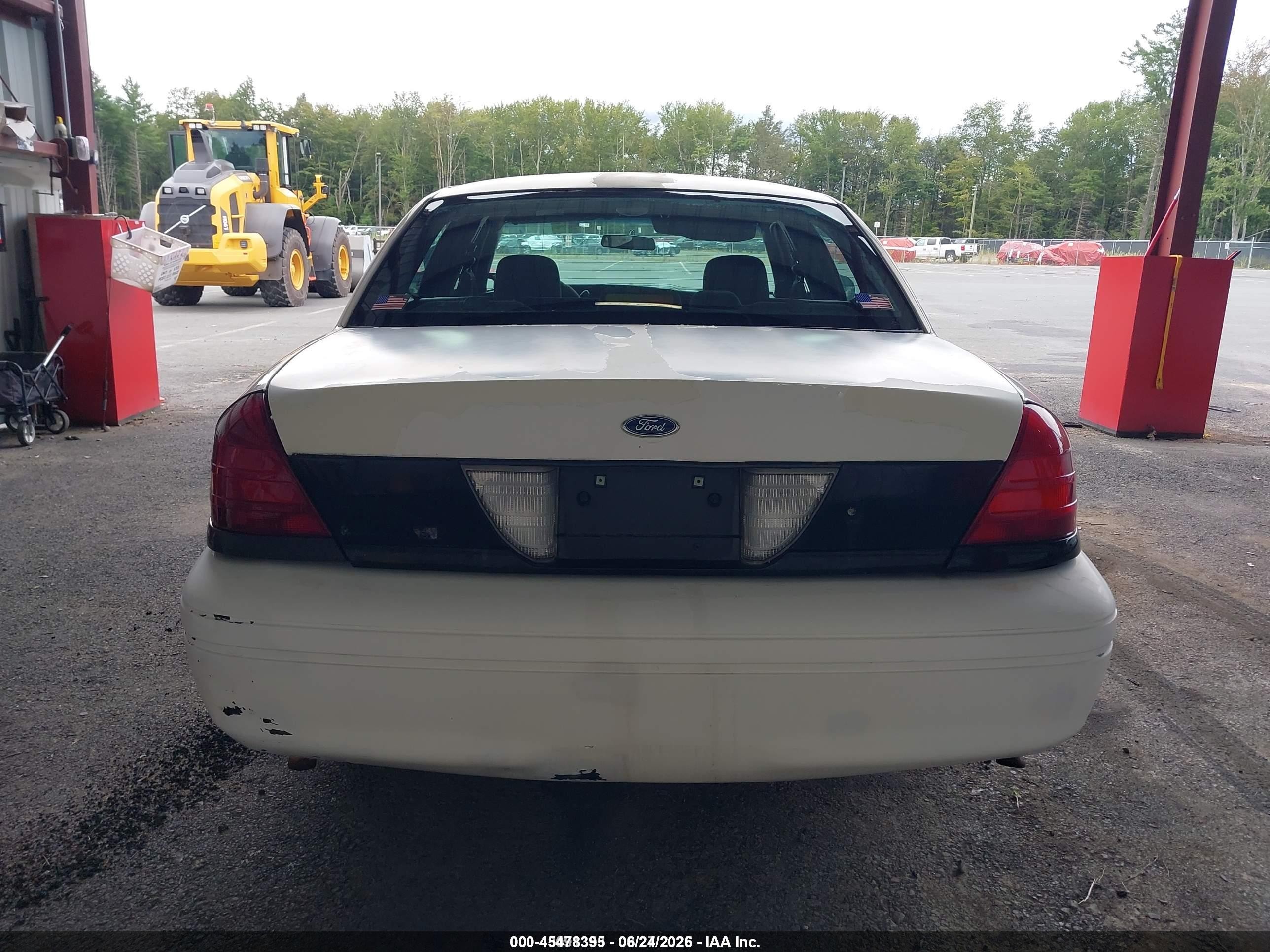 2003 Ford Crown Victoria Police Белый vin: 2FAFP71W43X171833