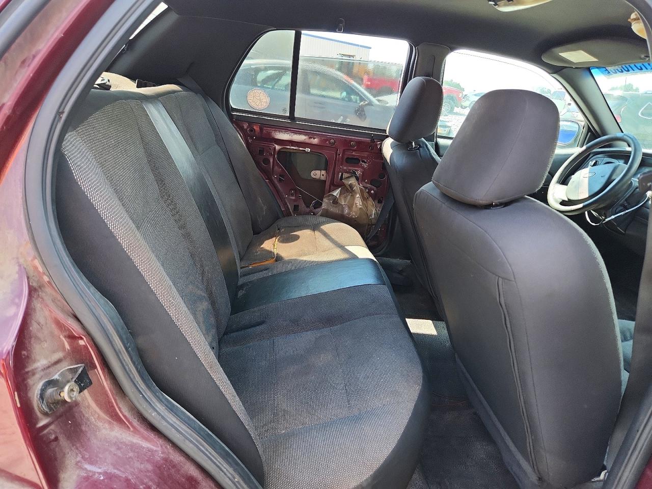 2005 Ford Crown Victoria Police Interceptor Burgundy vin: 2FAFP71W55X158558