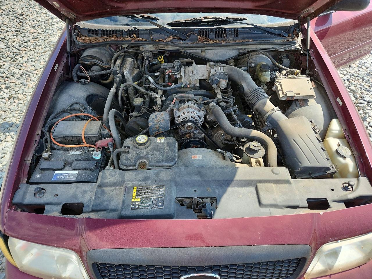 2005 Ford Crown Victoria Police Interceptor Burgundy vin: 2FAFP71W55X158558