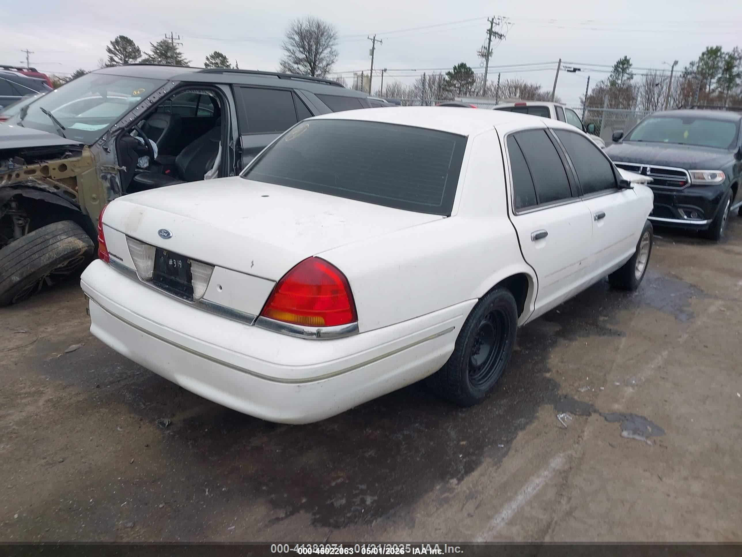 2001 Ford Crown Victoria Police Interceptor Белый vin: 2FAFP71W61X168414