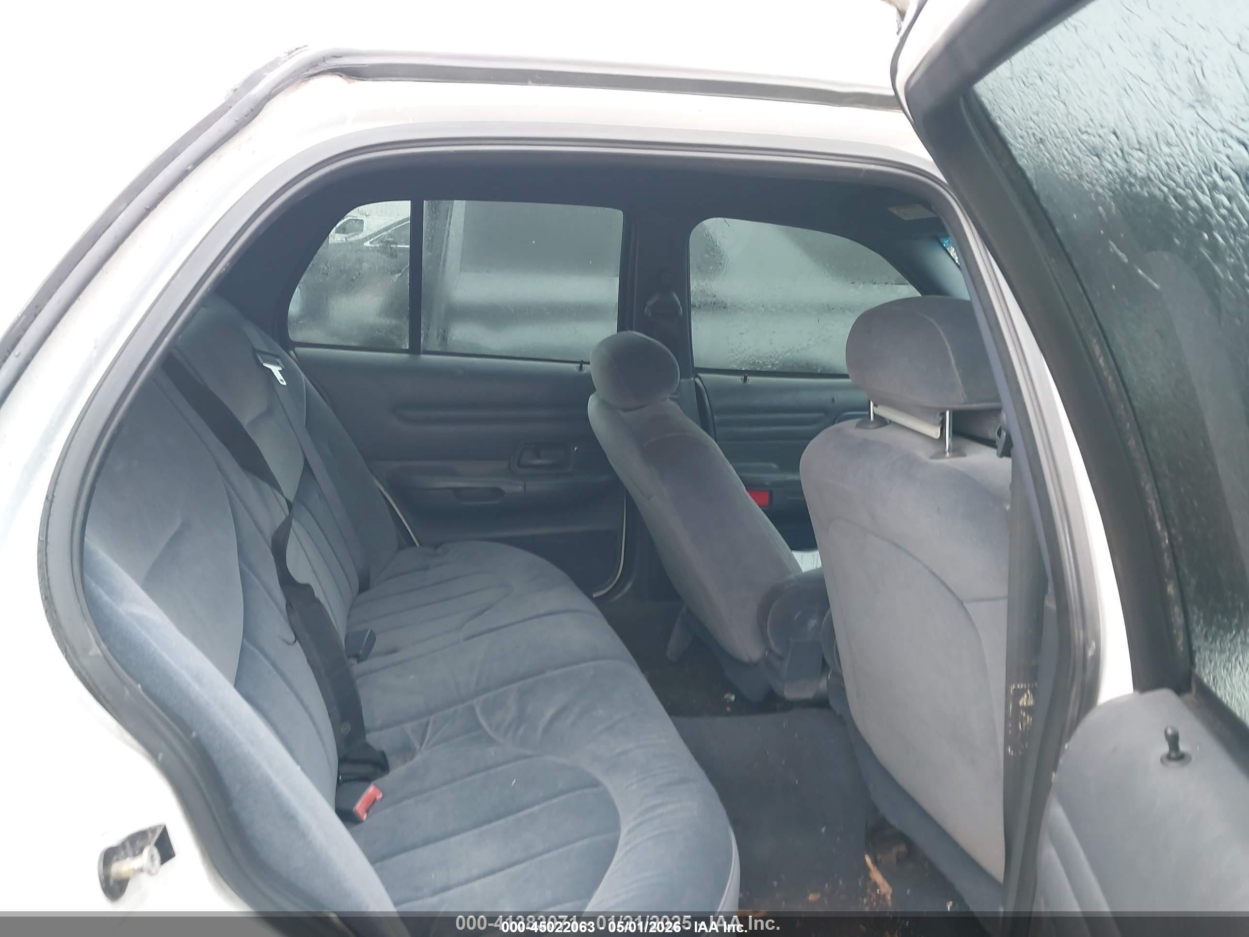 2001 Ford Crown Victoria Police Interceptor Белый vin: 2FAFP71W61X168414
