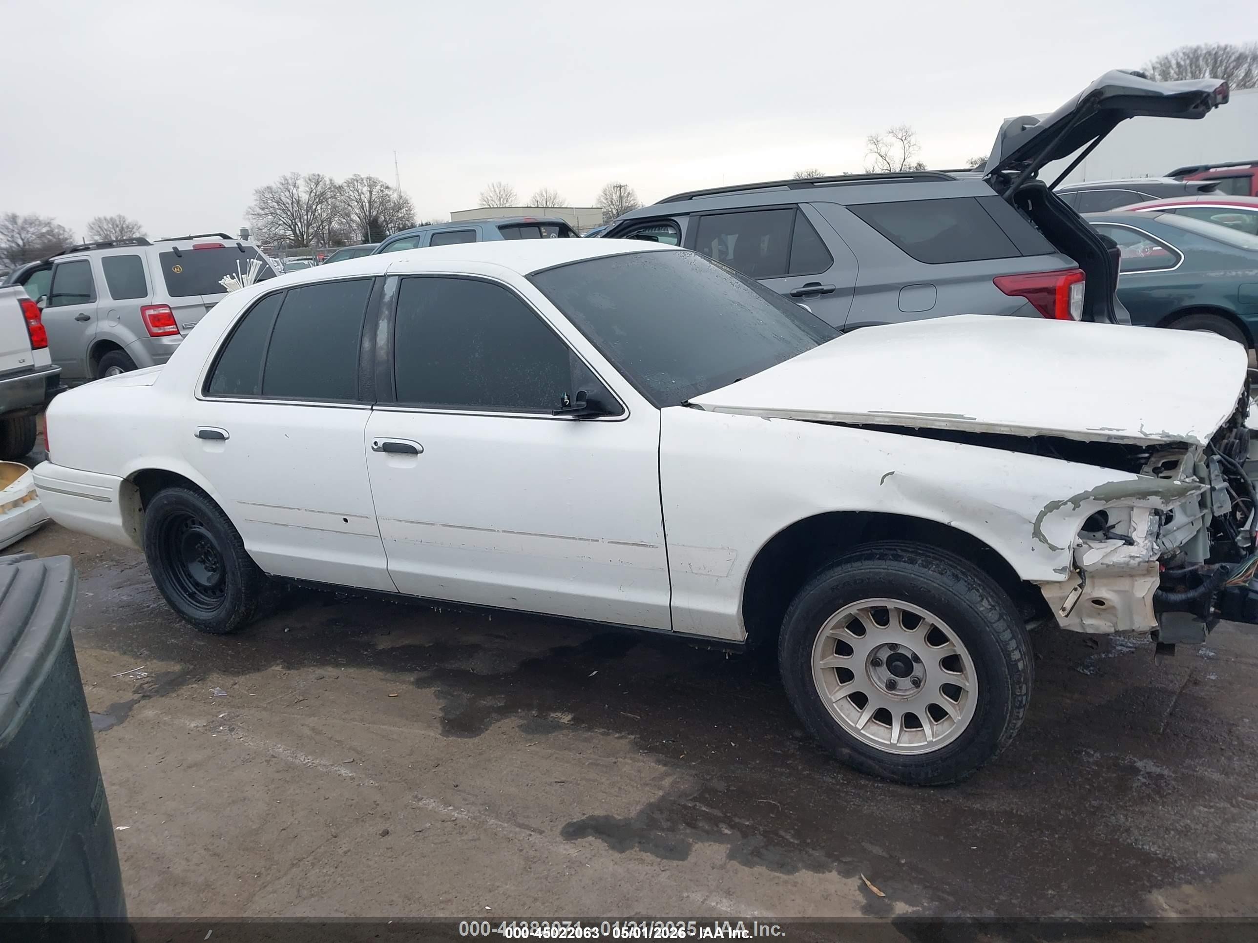 2001 Ford Crown Victoria Police Interceptor Белый vin: 2FAFP71W61X168414