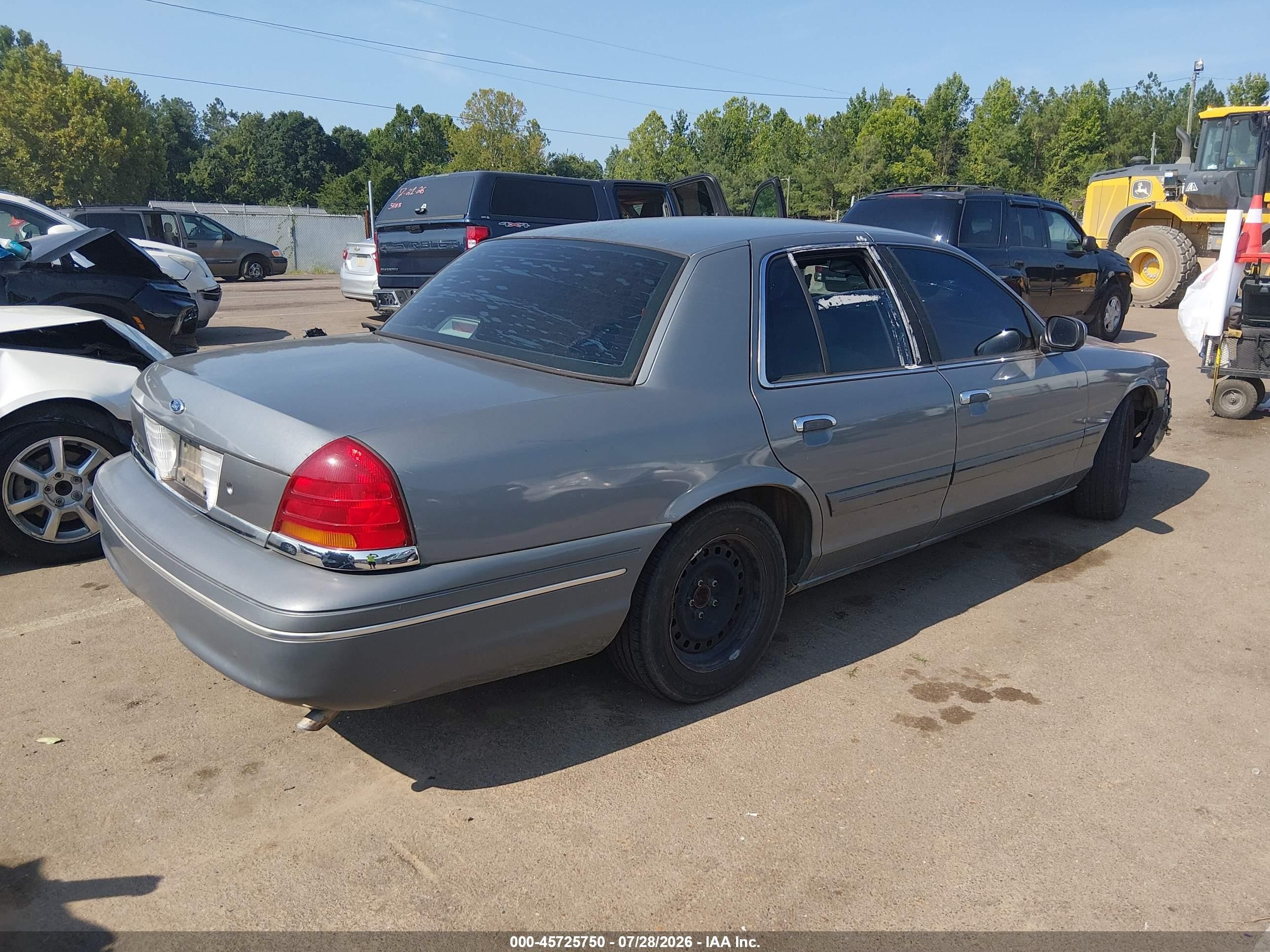 2000 Ford Crown Victoria Police Interceptor Gray vin: 2FAFP71W6YX112838